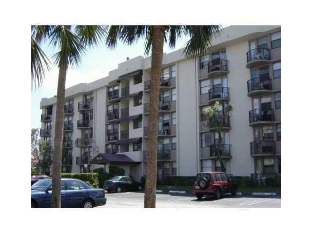 2701 Riverside Drive 311B, Coral Springs, FL 33065, Coral Springs - Photo 2