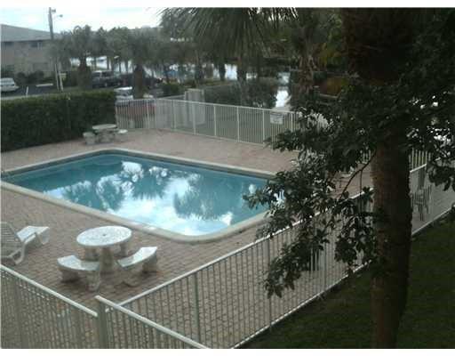 251 SE 6th Avenue 4, Pompano Beach, FL 33060, Pompano Beach - Photo 4