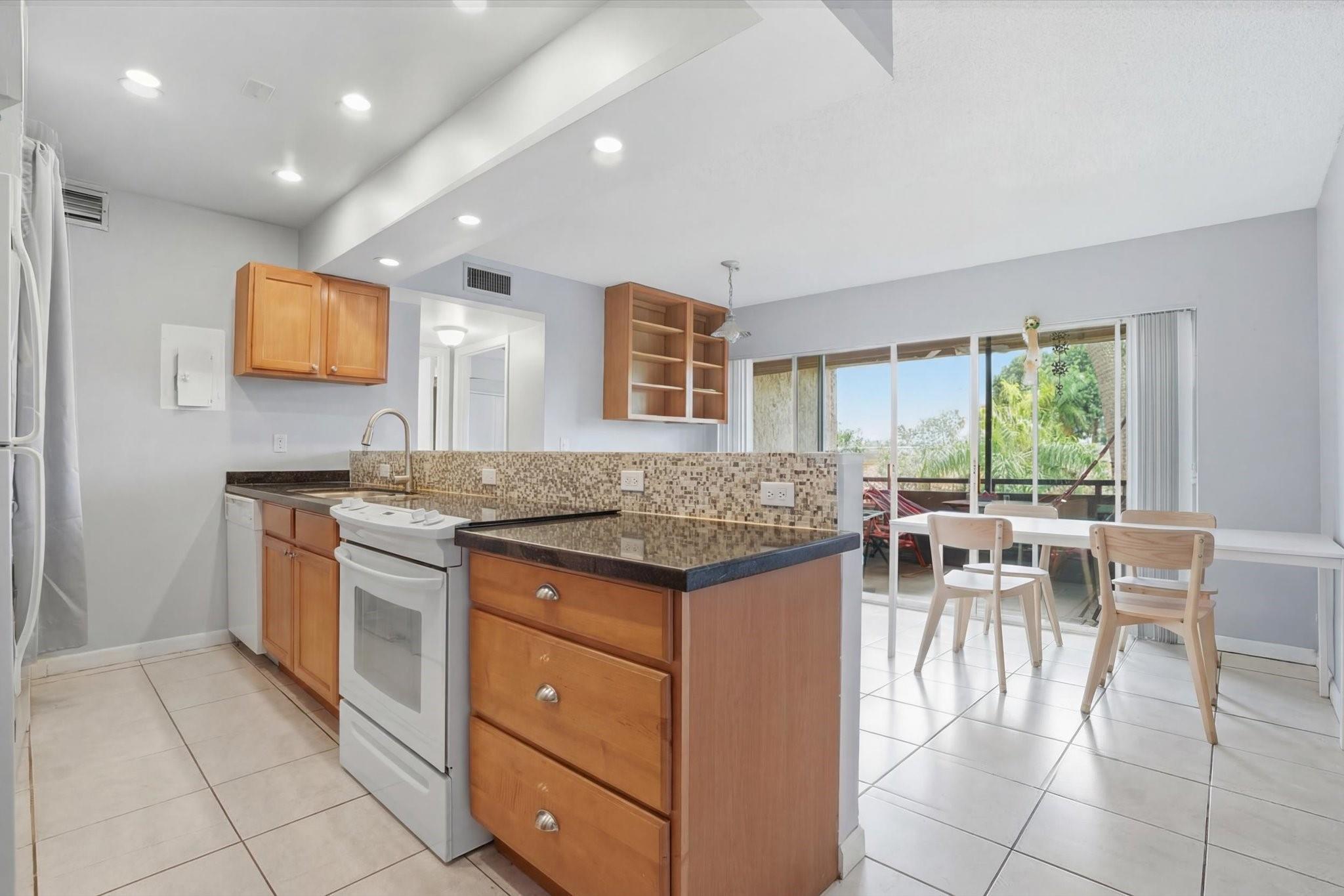 5218 NE 6th Avenue G2, Oakland Park, FL 33334, Oakland Park - Photo 3