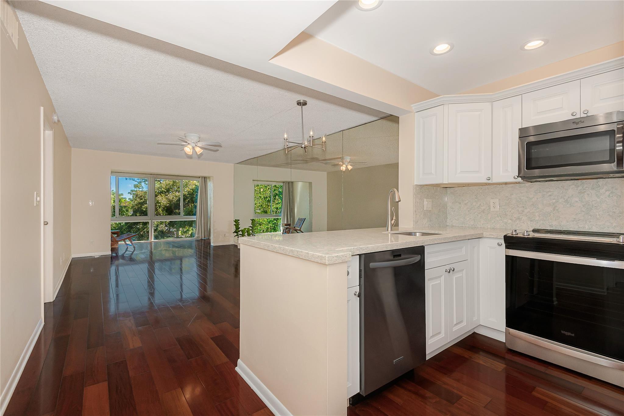 608 SW Natura Boulevard 309, Deerfield Beach, FL 33441, Deerfield Beach - Photo 3