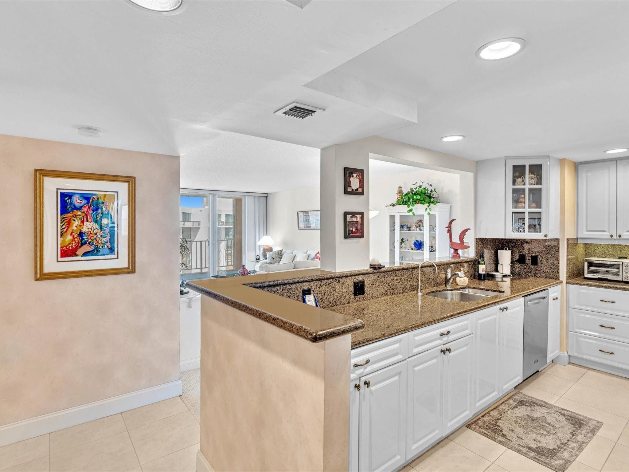 1149 Hillsboro Mile 703, Hillsboro Beach, FL 33062, Hillsboro Beach - Photo 2