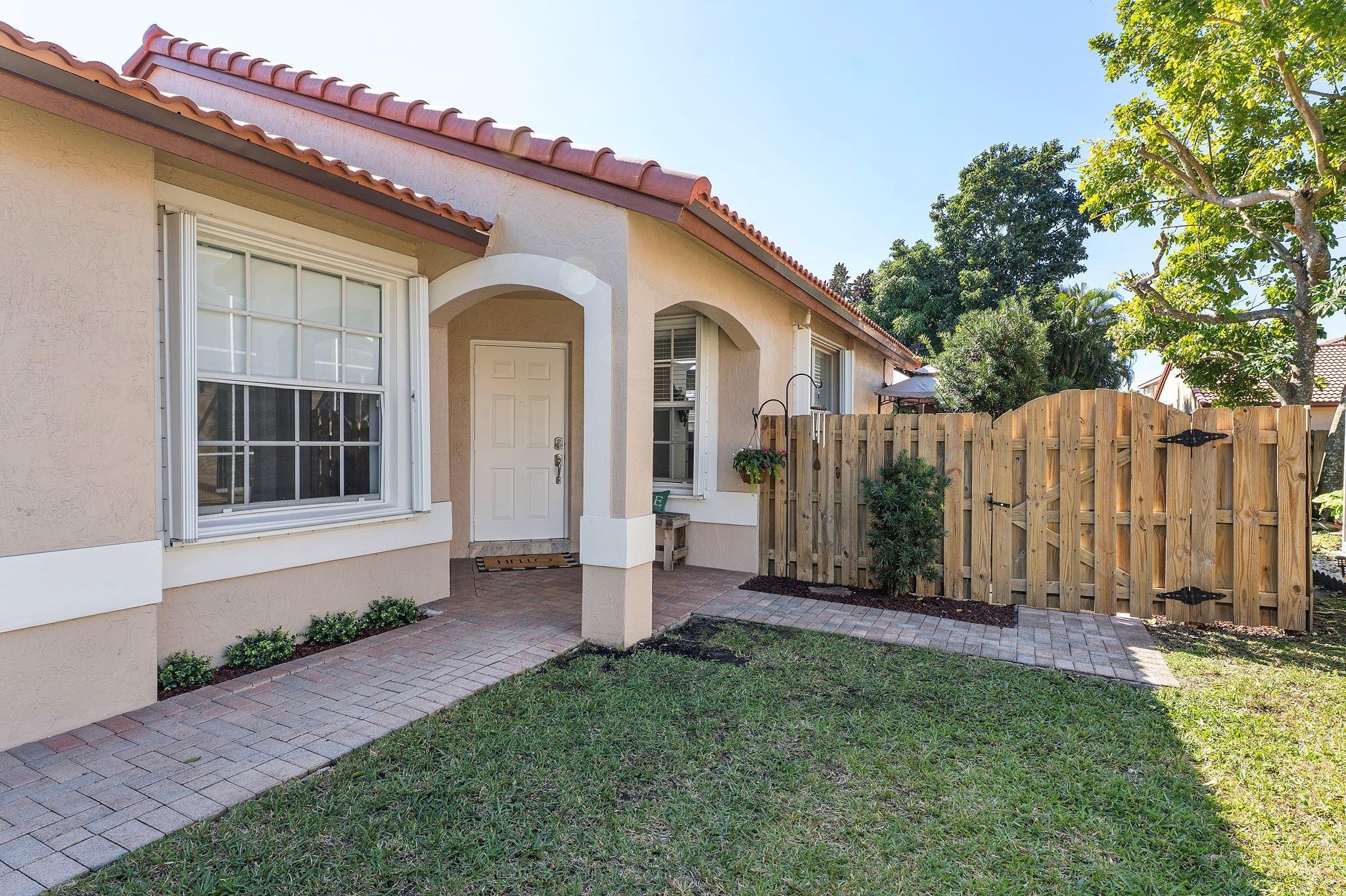 4078 NW 61st Terrace, Coral Springs, FL 33067, Coral Springs - Photo 2