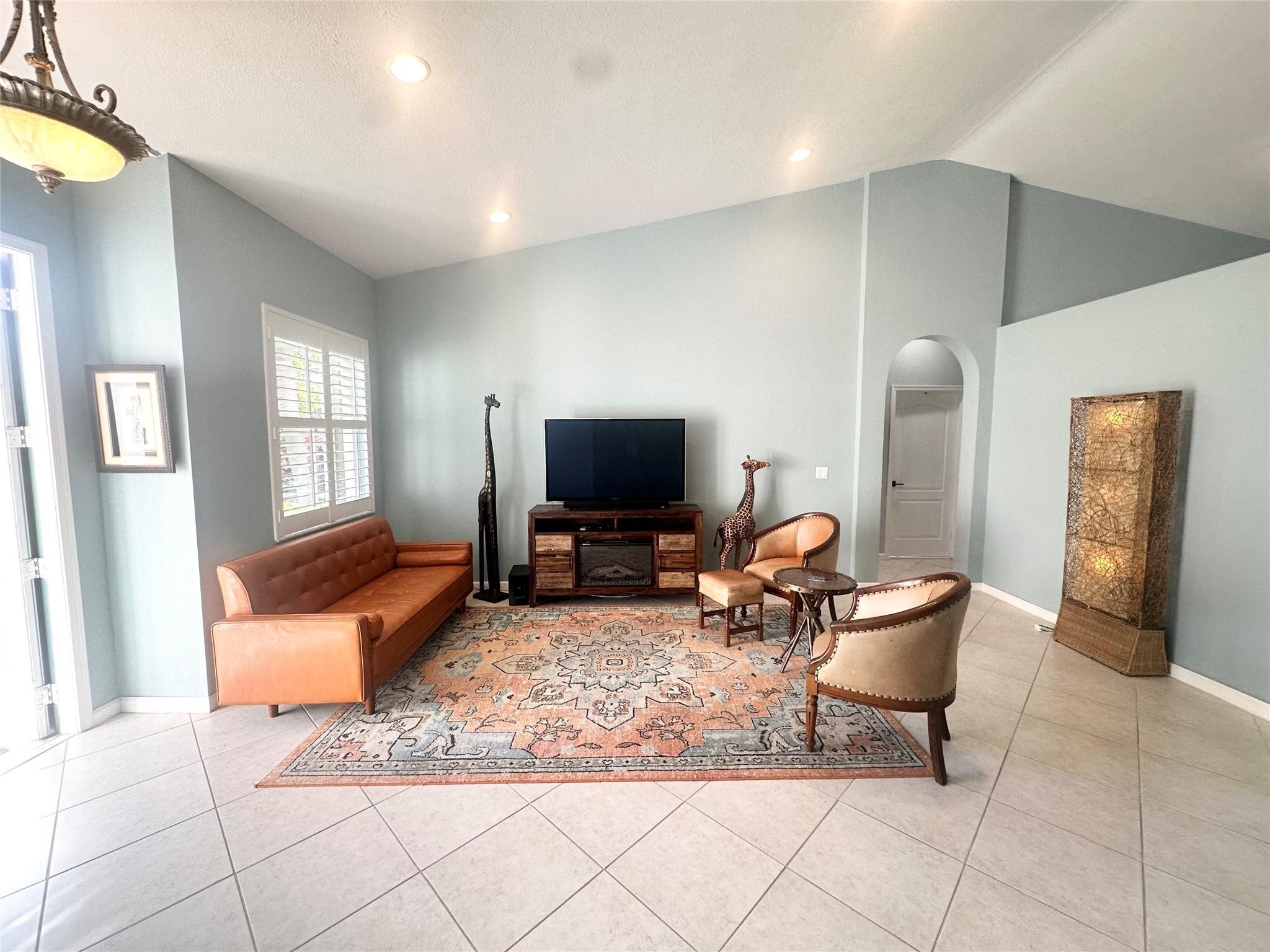 6104 Santa Margarito Drive, Fort Pierce, FL 34951, Fort Pierce - Photo 2