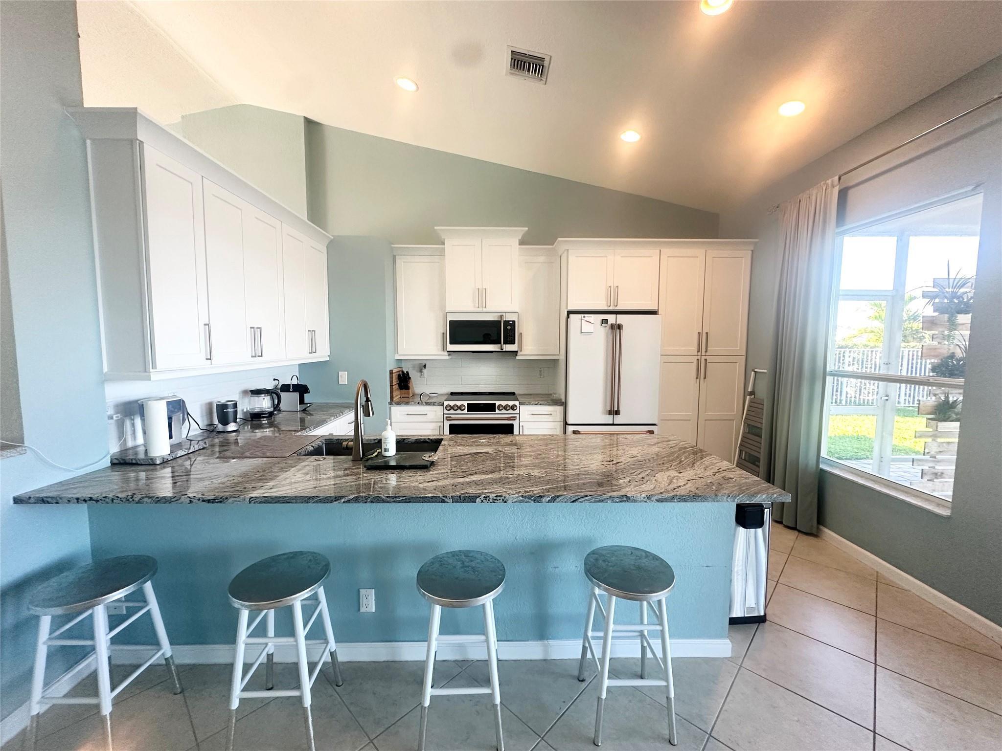 6104 Santa Margarito Drive, Fort Pierce, FL 34951, Fort Pierce - Photo 5