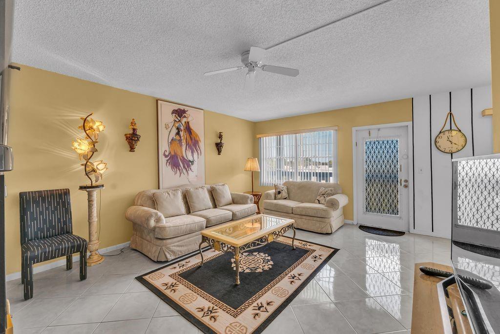 4037 Swansea B 4037, Deerfield Beach, FL 33442, Deerfield Beach - Photo 4