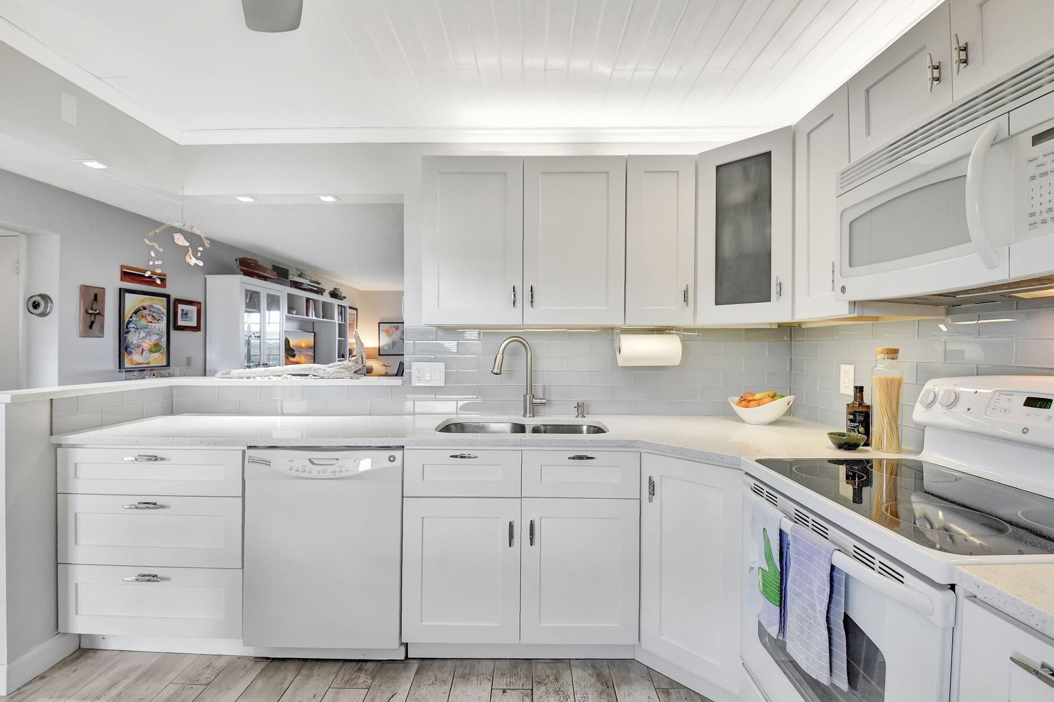 2615 NE 3rd Court 301, Boynton Beach, FL 33435, Boynton Beach - Photo 3