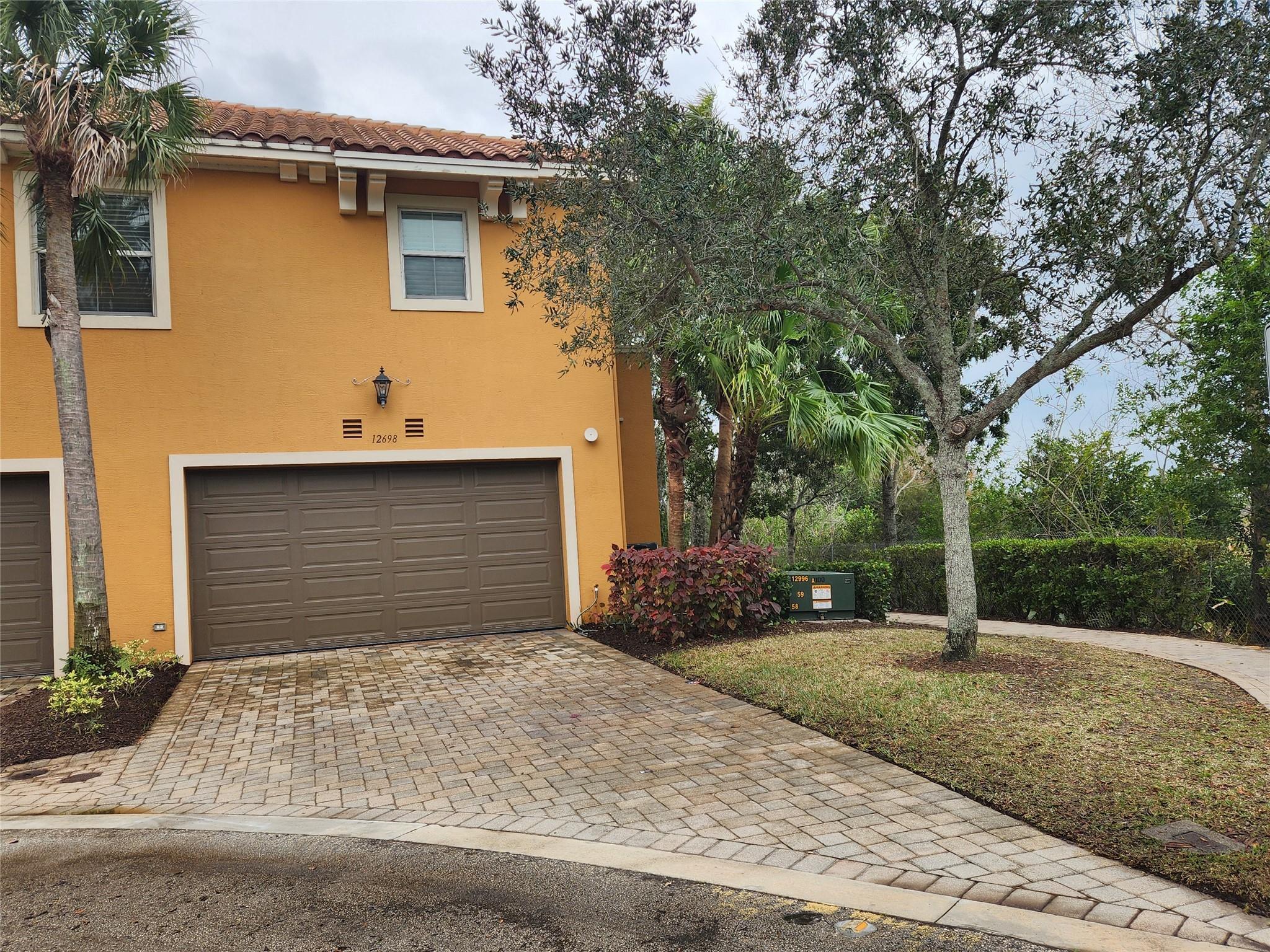 12698 NW 32nd Place, Sunrise, FL 33323, Sunrise - Photo 4