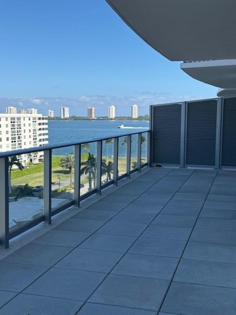 220 Lake Shore Drive 717, West Palm Beach, FL 33403, West Palm Beach - Photo 2