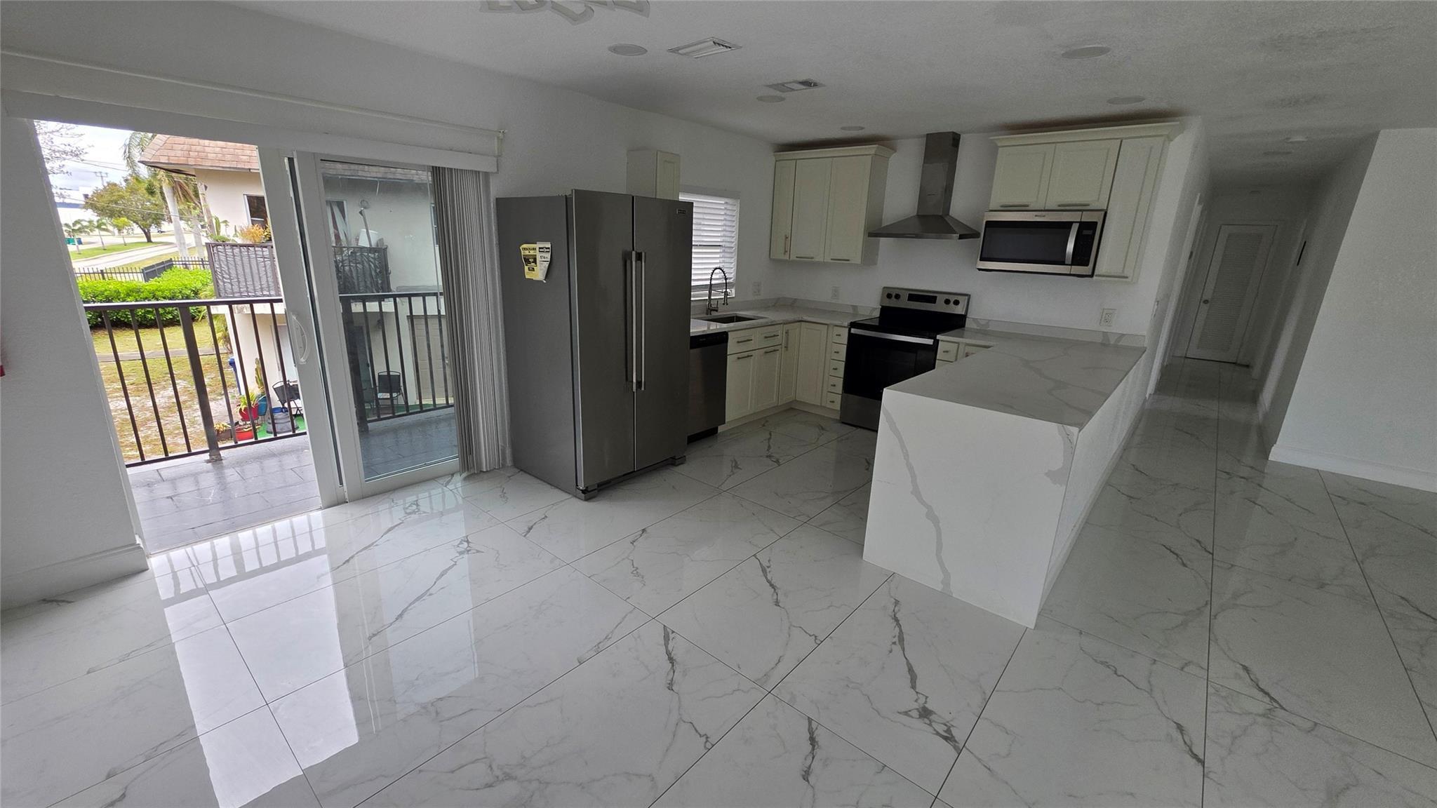 5332 NW 18th Street 3-x, Lauderhill, FL 33313, Lauderhill - Photo 2