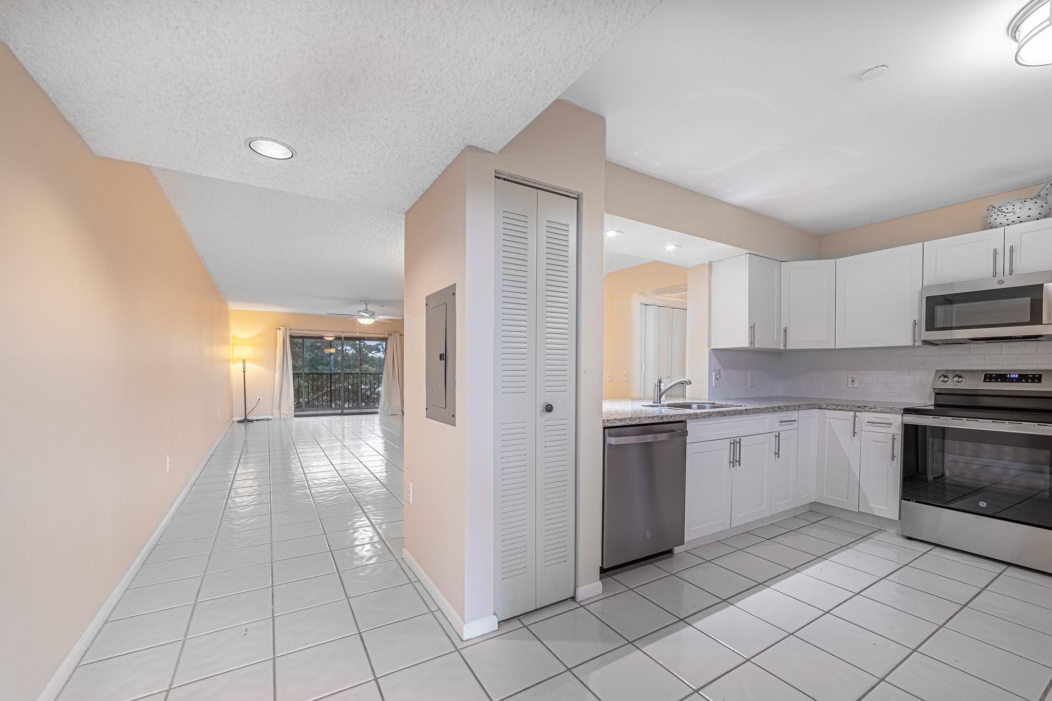 901 SW 141st Avenue 406M, Pembroke Pines, FL 33027, Pembroke Pines - Photo 2