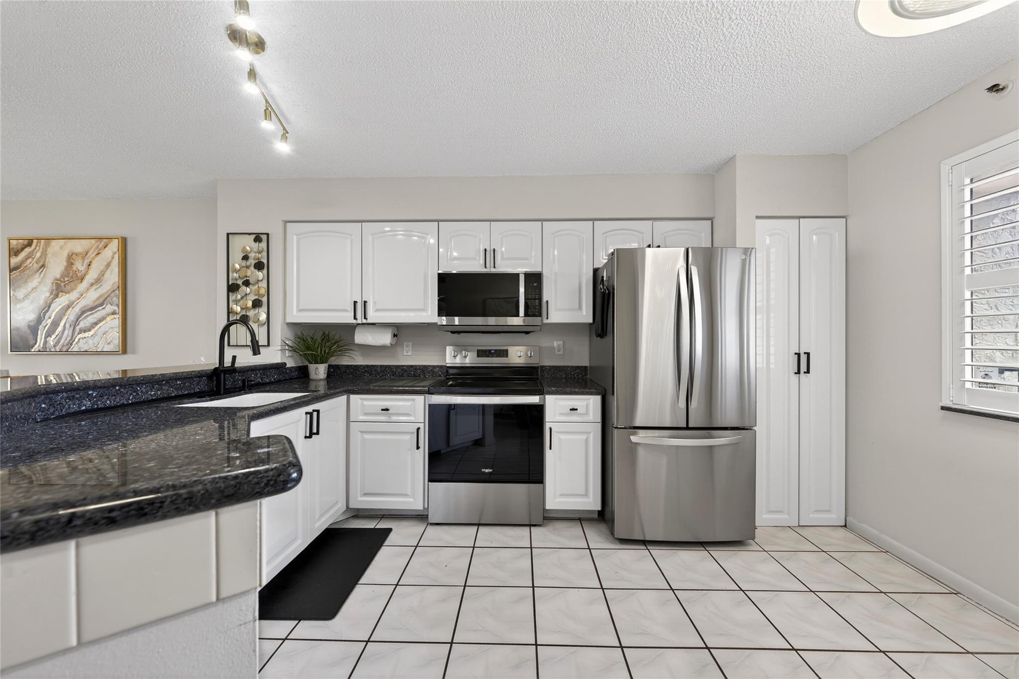 2215 Cypress Island Drive 701, Pompano Beach, FL 33069, Pompano Beach - Photo 2