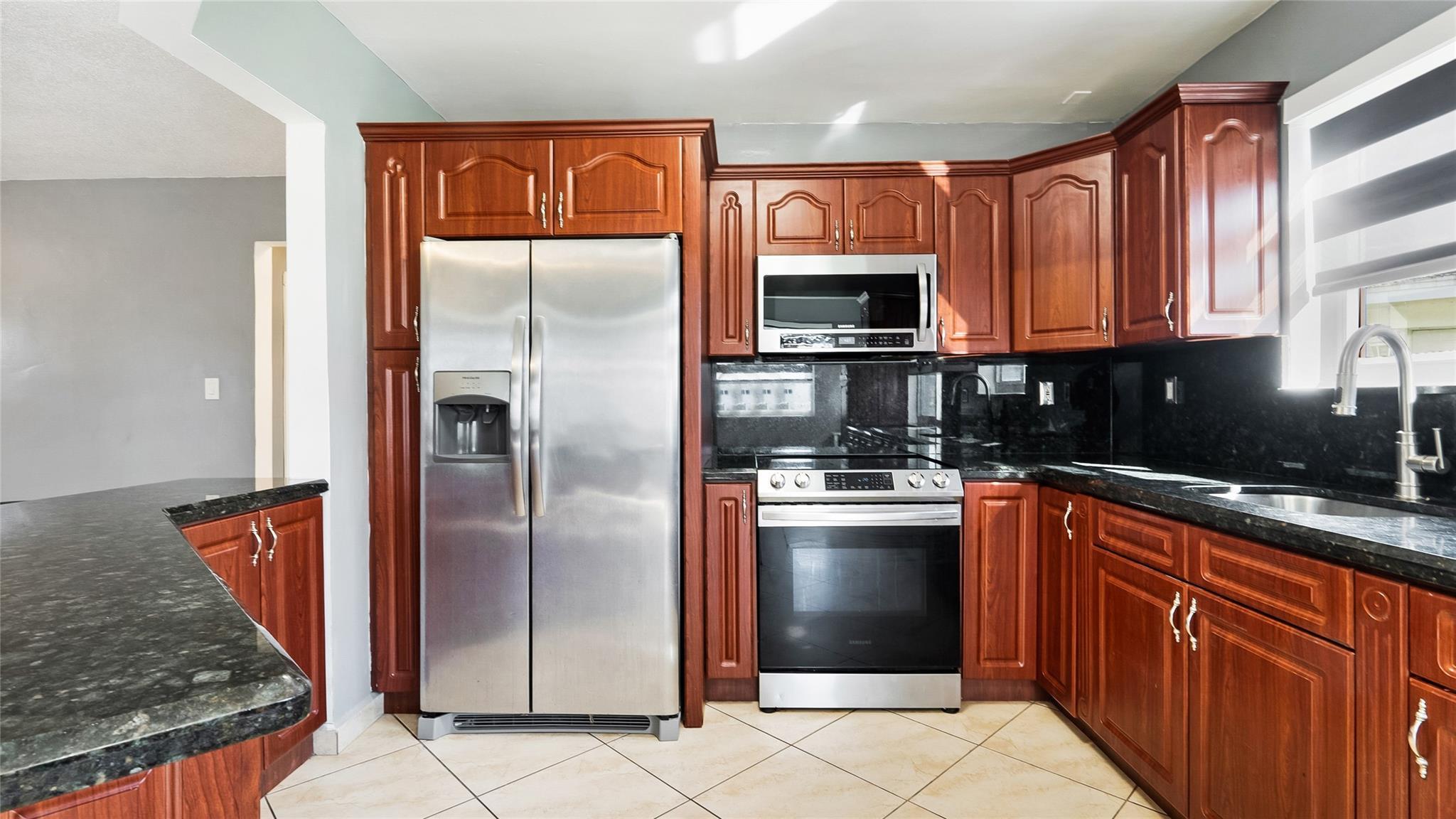 3140 Sheridan Lane, Hollywood, FL 33021, Hollywood - Photo 3