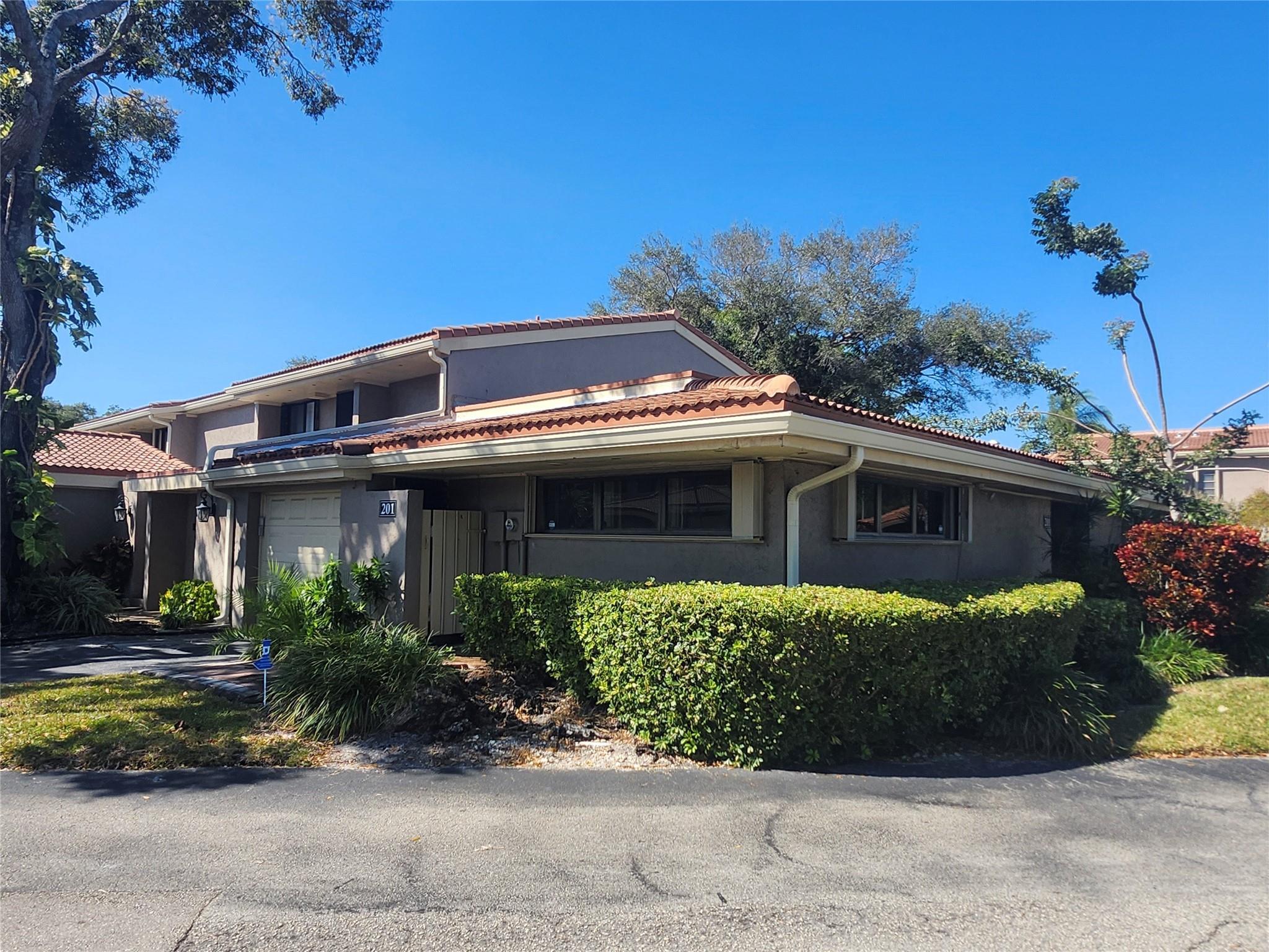 201 Dunwoody Lane 17-87, Hollywood, FL 33021, Hollywood - Photo 2