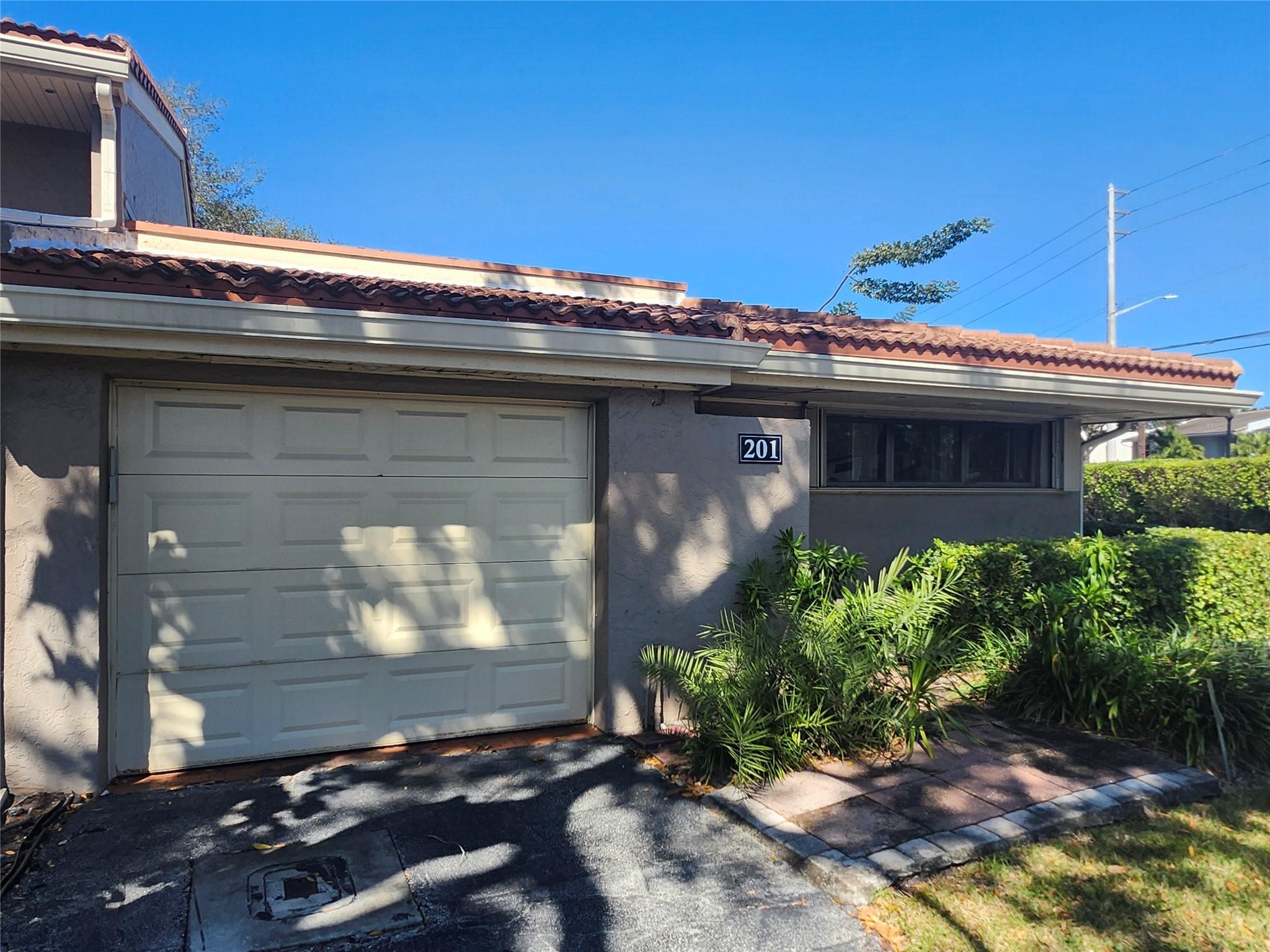 201 Dunwoody Lane 17-87, Hollywood, FL 33021, Hollywood - Photo 3