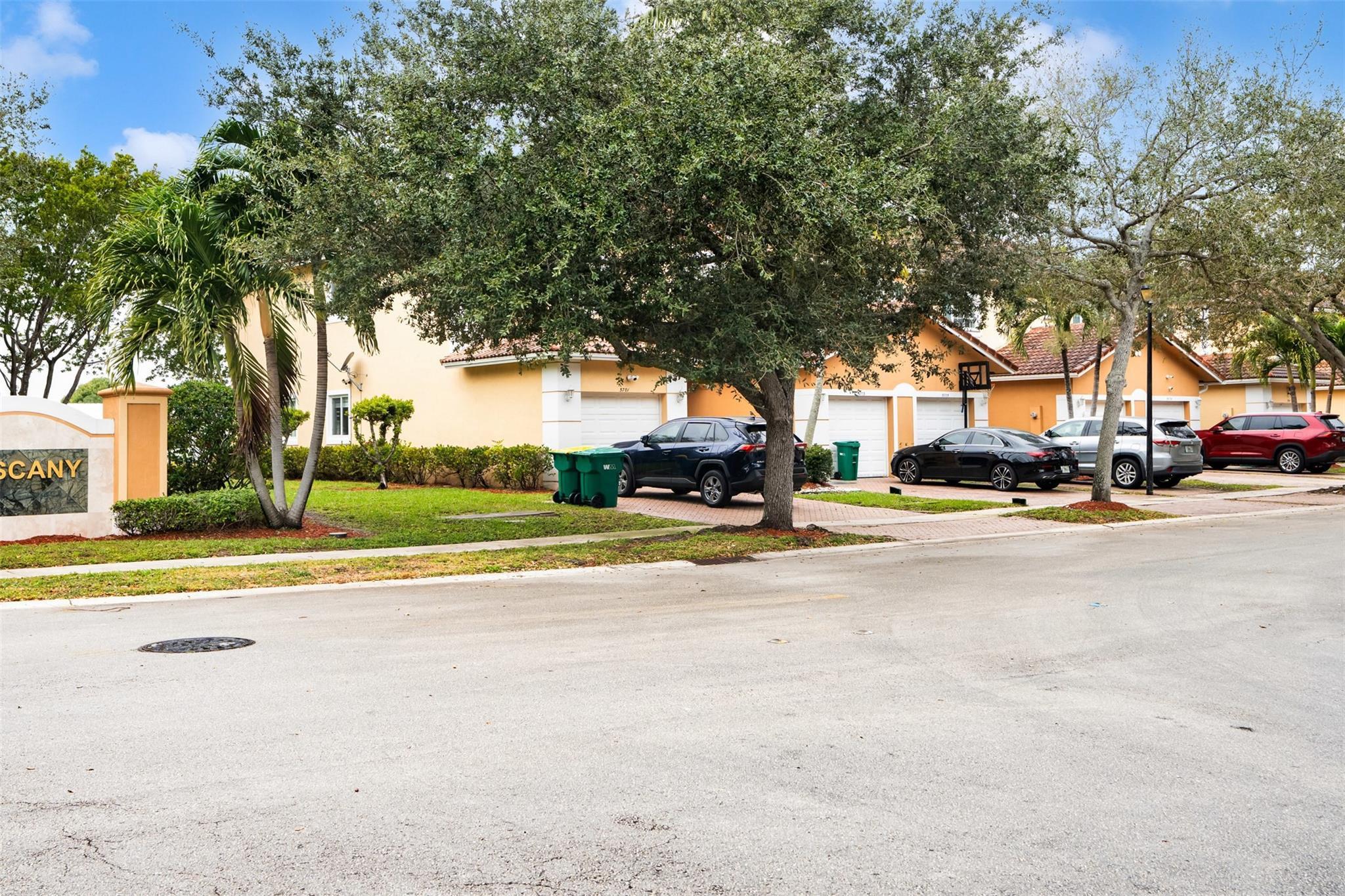 5722 Tuscany Terrace, Tamarac, FL 33321, Tamarac - Photo 2