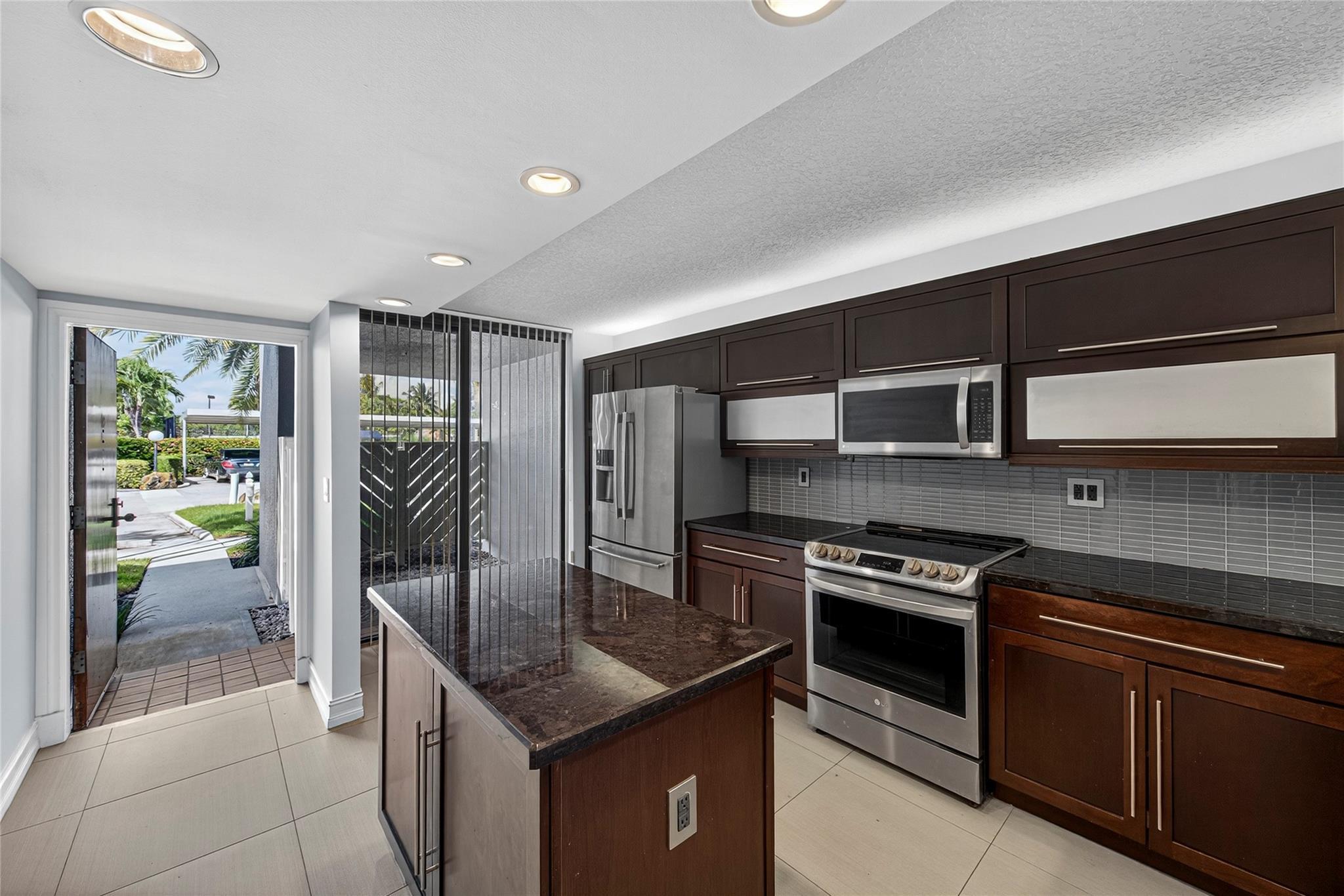 1100 SE 5th Court 53, Pompano Beach, FL 33060, Pompano Beach - Photo 3