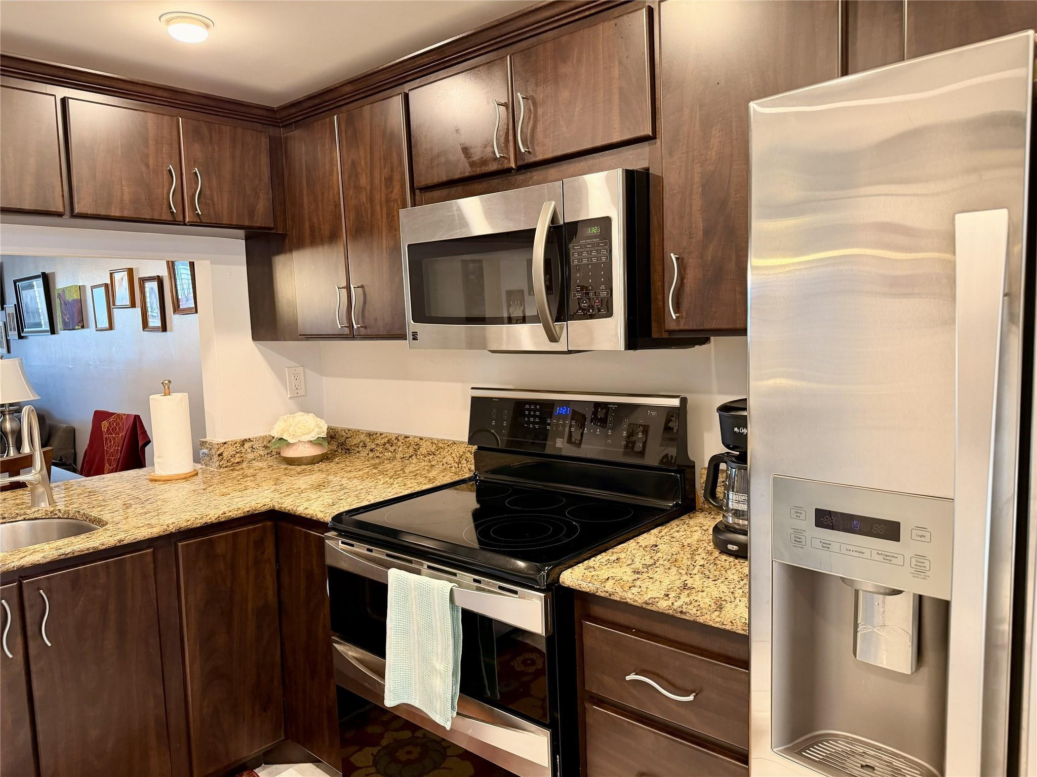 2726 NW 104th Avenue 401, Sunrise, FL 33322, Sunrise - Photo 2