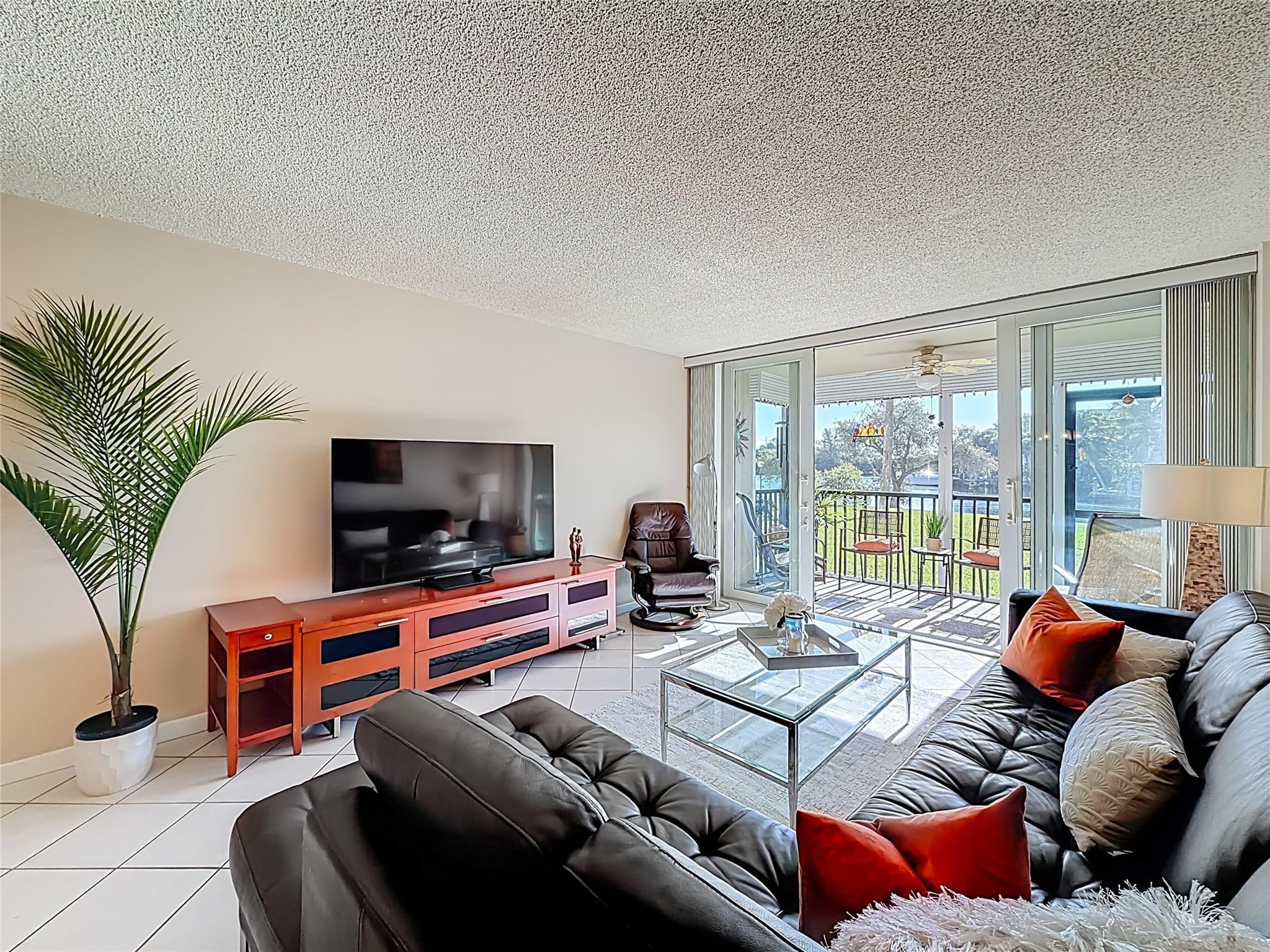 13 Royal Palm Way 101, Boca Raton, FL 33432, Boca Raton - Photo 2