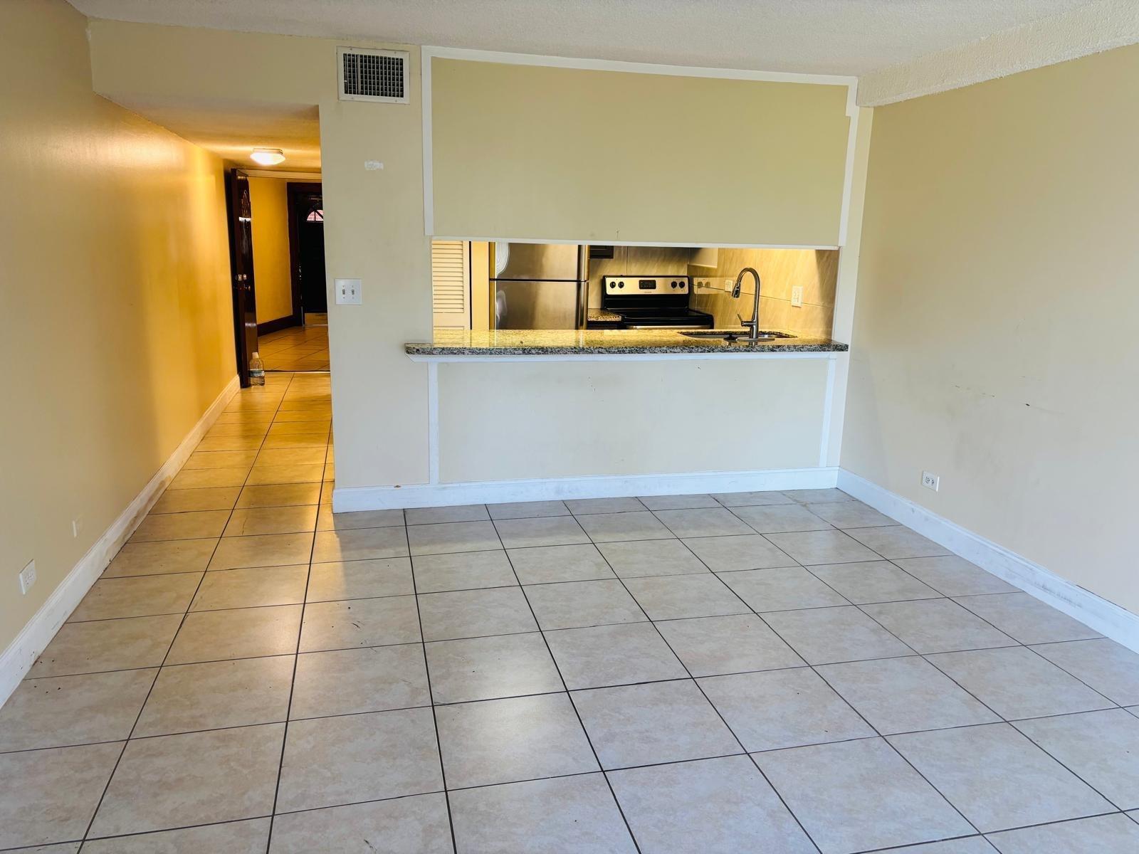 3730 Inverrary Drive 1M, Lauderhill, FL 33319, Lauderhill