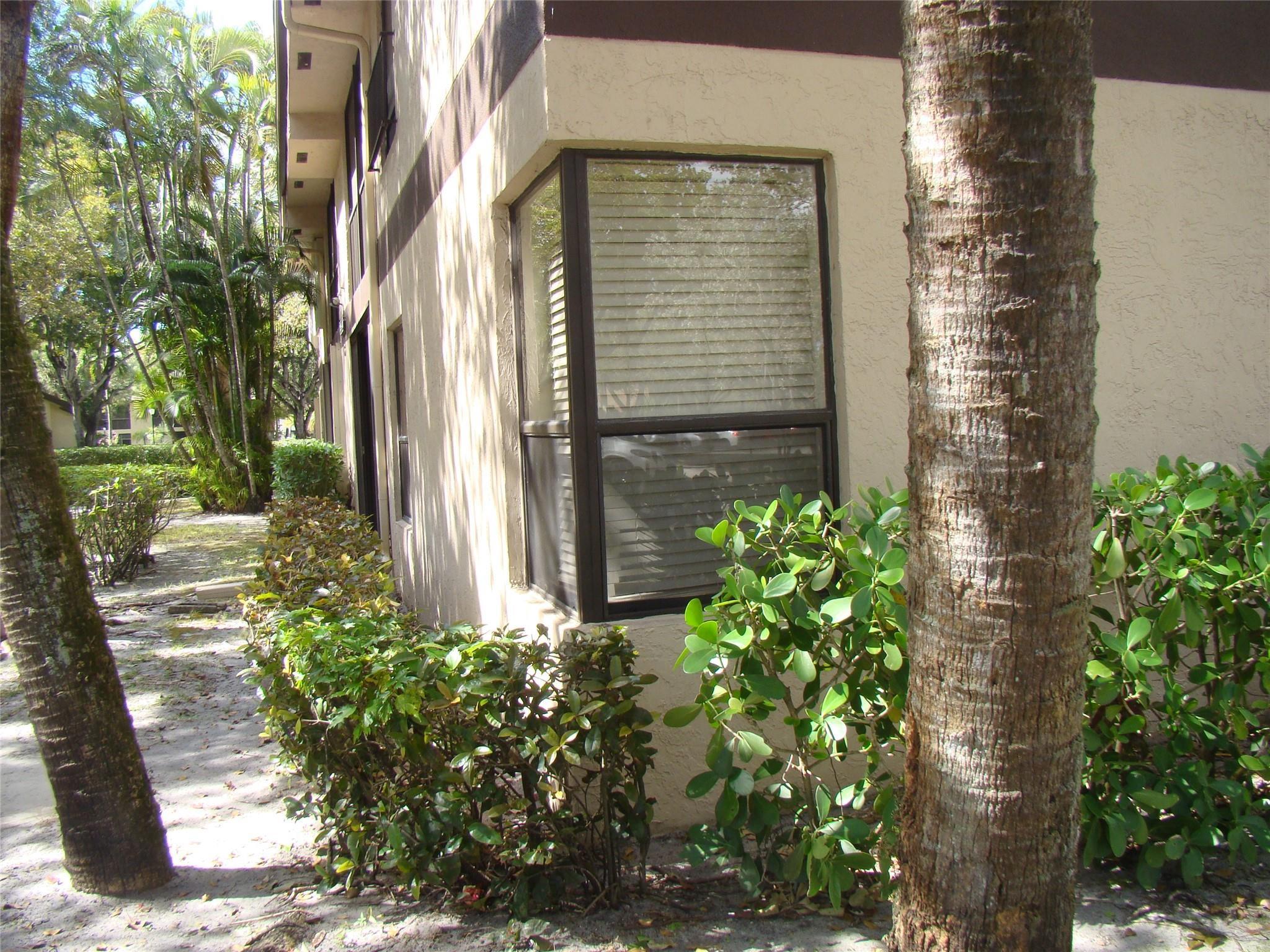 2636 Carambola Circle 1722, Coconut Creek, FL 33066, Coconut Creek - Photo 4