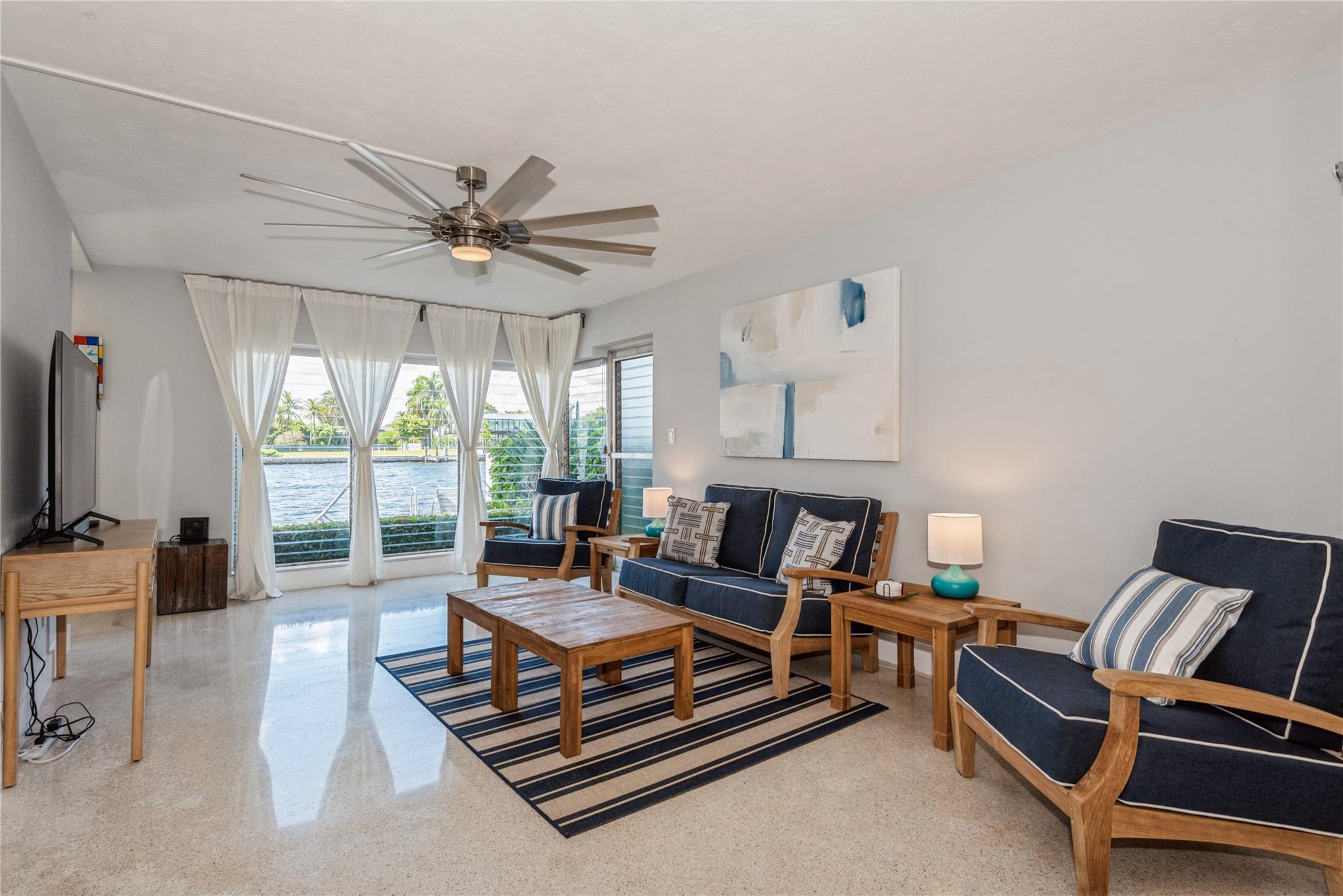561 Bayshore Drive 6, Fort Lauderdale, FL 33304, Fort Lauderdale - Photo 2