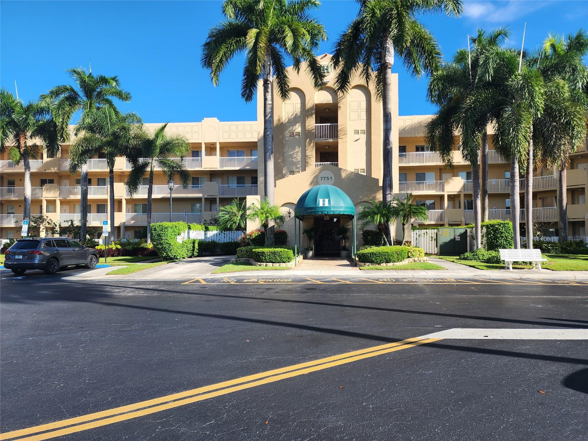 7751 Southampton Terrace 213, Tamarac, FL 33321, Tamarac - Photo 2