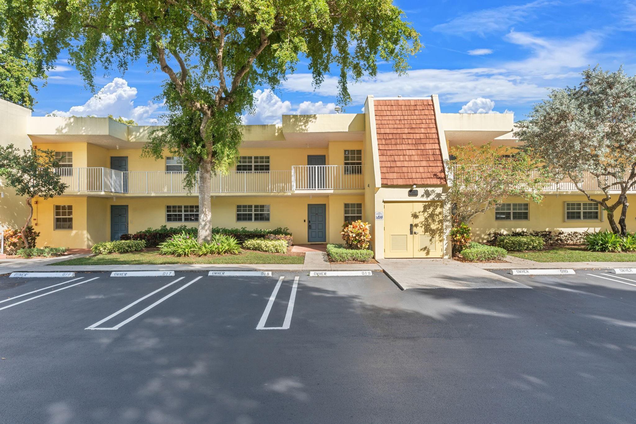 500 Oaks Lane 110, Pompano Beach, FL 33069, Pompano Beach - Photo 3