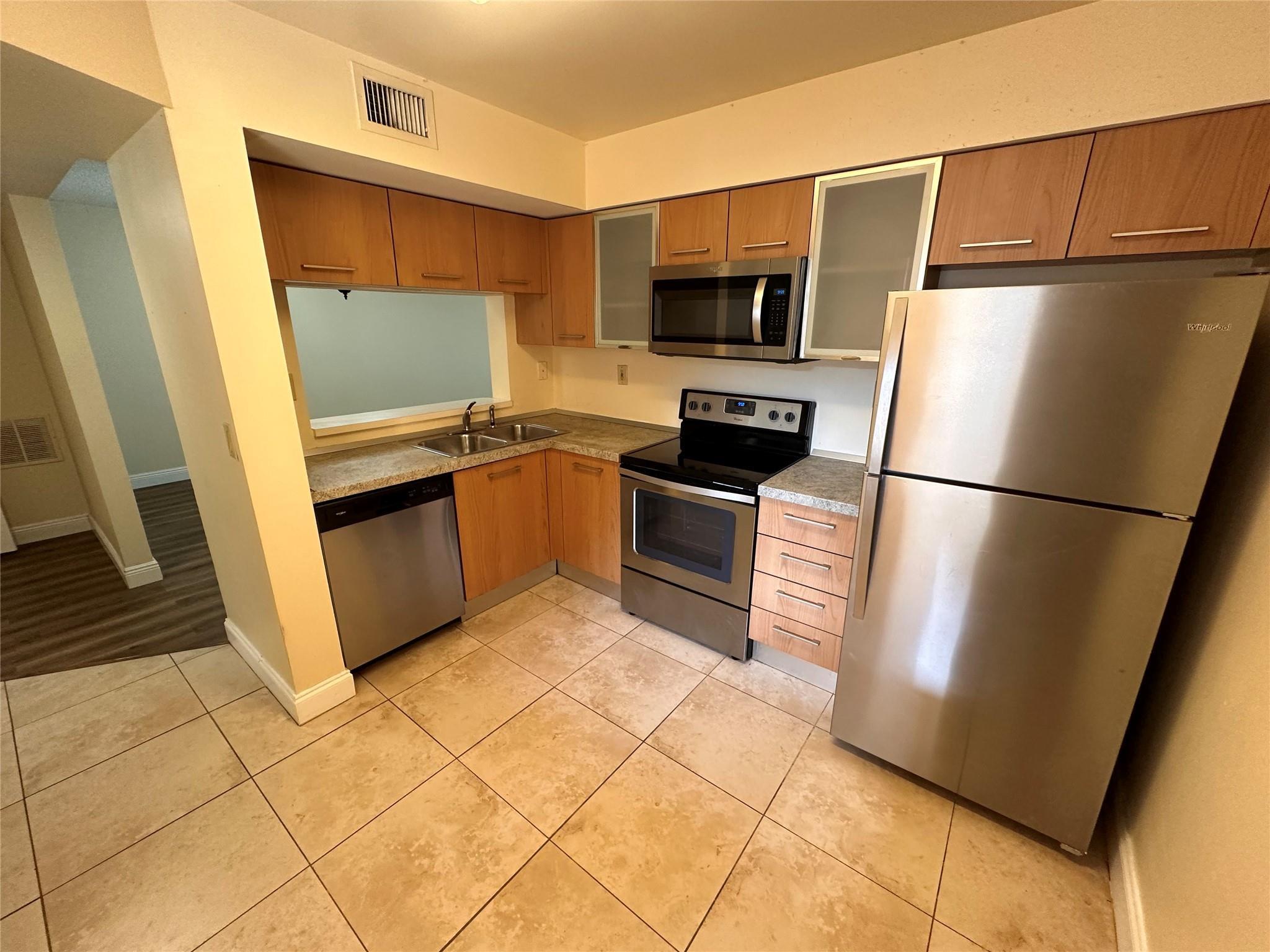 729 NW 91st Terrace 729, Plantation, FL 33324, Plantation - Photo 4