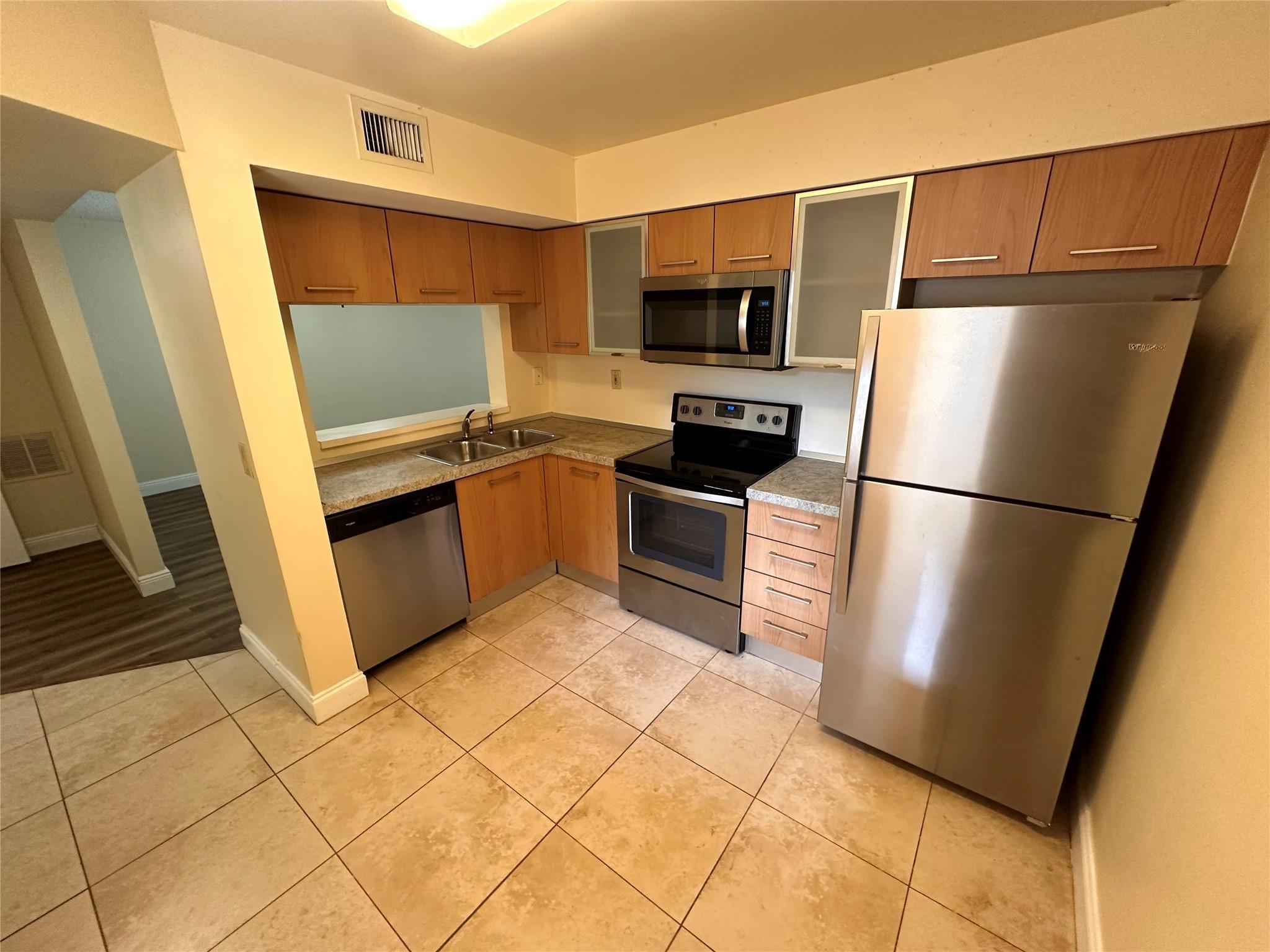729 NW 91st Terrace 729, Plantation, FL 33324, Plantation - Photo 5