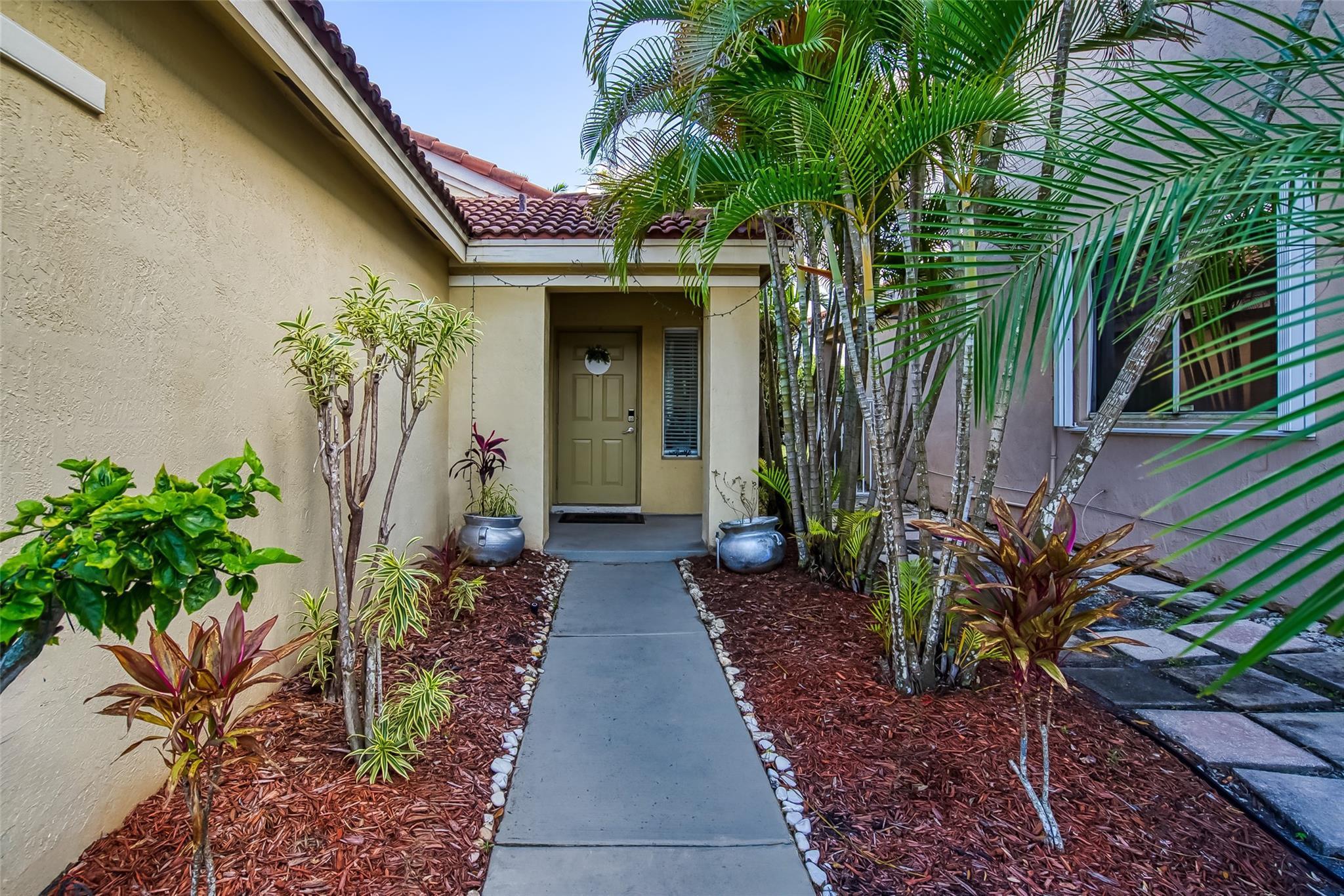 1347 Plumosa Way, Weston, FL 33327, Weston - Photo 4