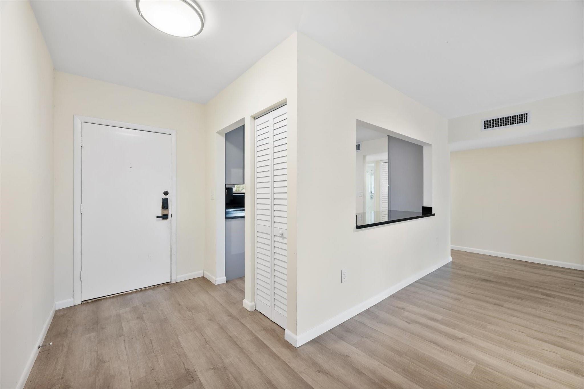 19986 NE 5th Court 4D, Miami, FL 33179, Miami - Photo 5