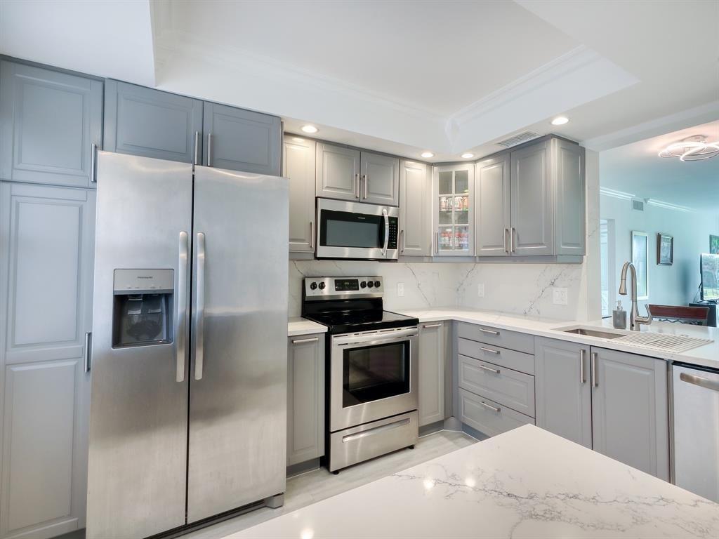 3004 Portofino Isle B2, Coconut Creek, FL 33066, Coconut Creek - Photo 2