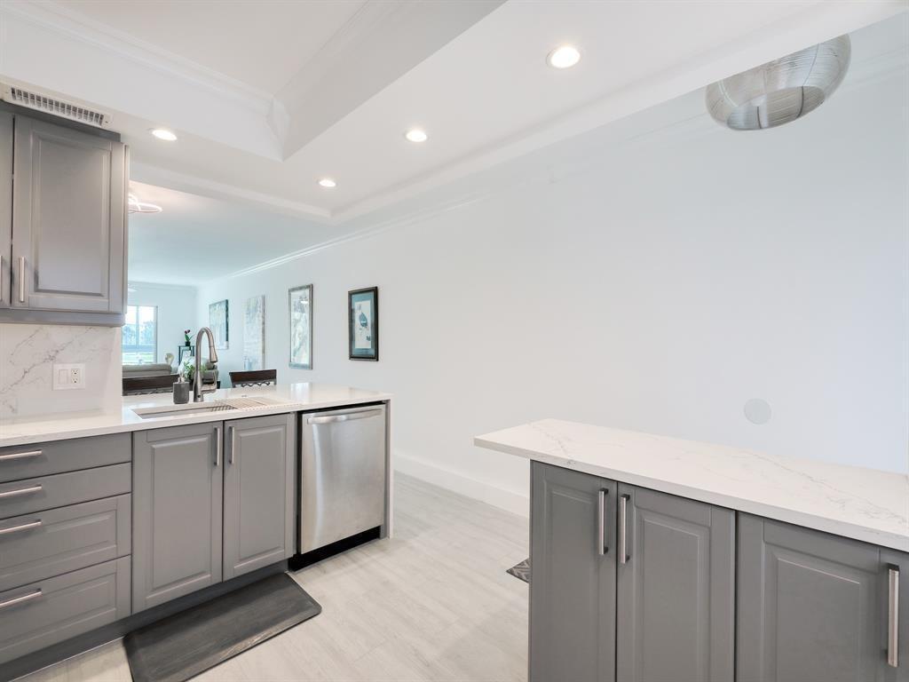 3004 Portofino Isle B2, Coconut Creek, FL 33066, Coconut Creek - Photo 5