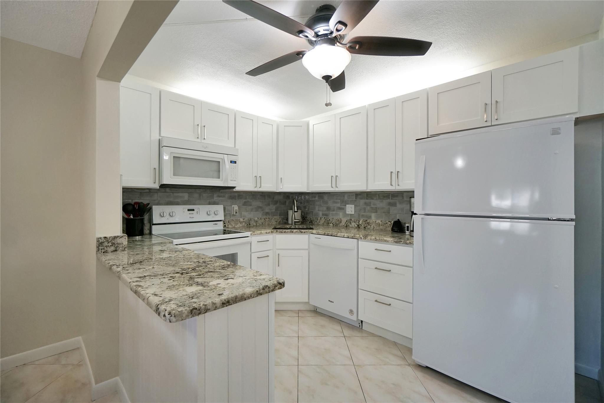 444 Pine Glen Lane D-1, Greenacres, FL 33463, Greenacres - Photo 5