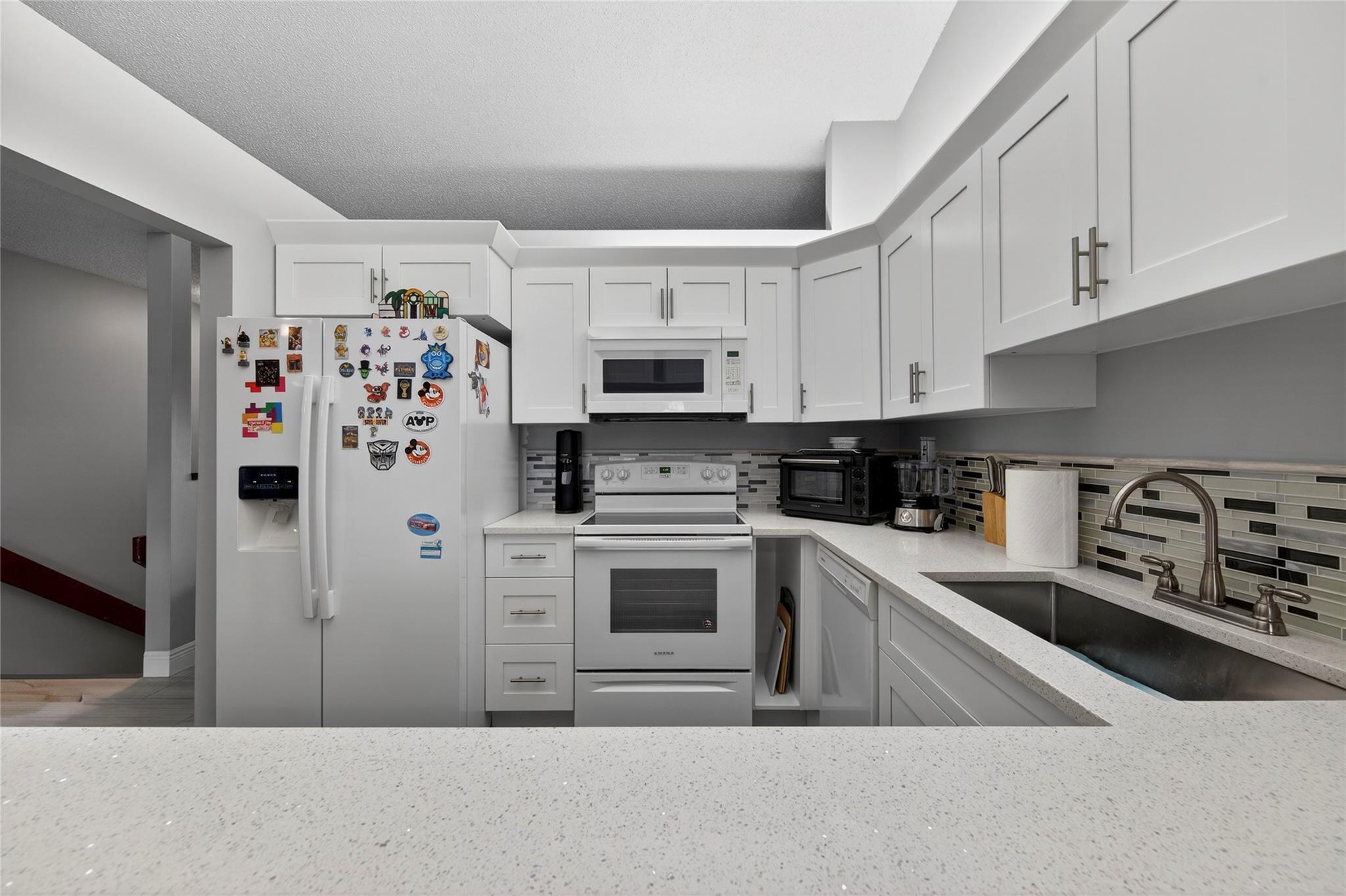 204 Lincoln Court 204, Deerfield Beach, FL 33442, Deerfield Beach - Photo 3