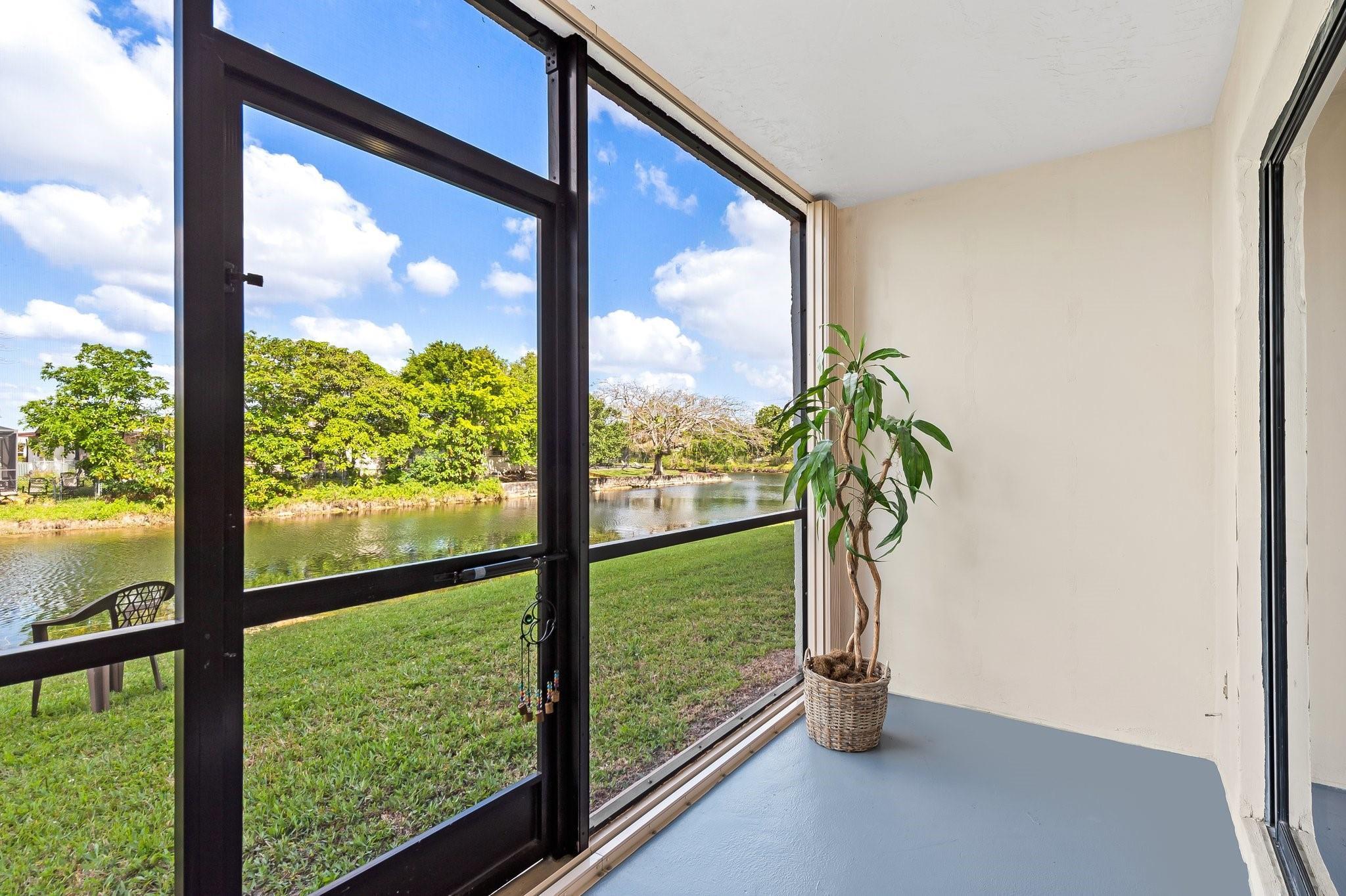 10442 Sunrise Lakes Boulevard 111, Sunrise, FL 33322, Sunrise - Photo 5