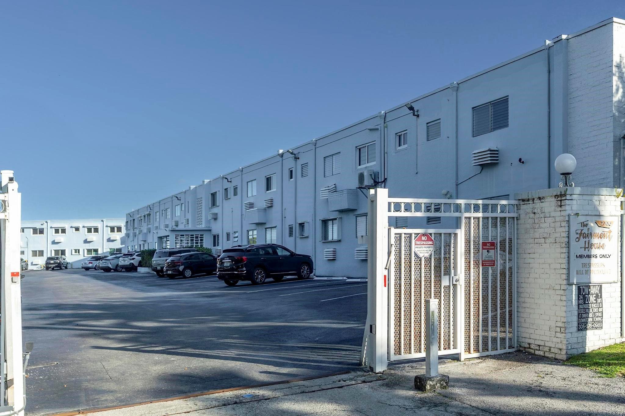 2700 NE 135th Street 31, North Miami, FL 33181, North Miami - Photo 3