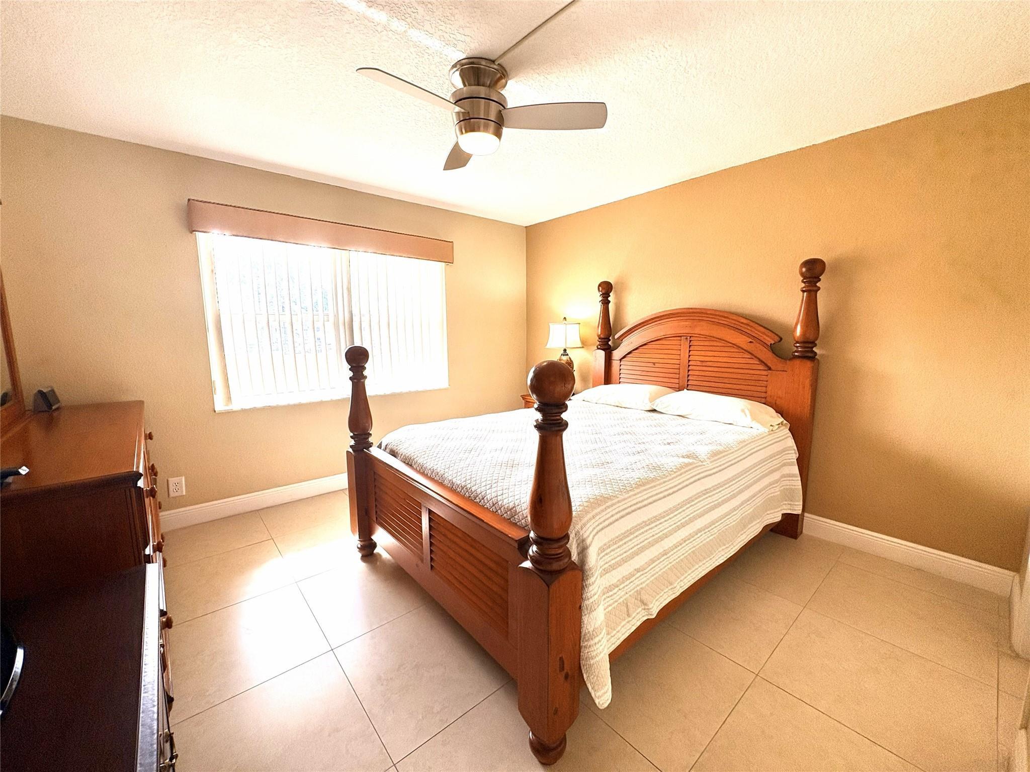 271 S Hollybrook Drive 205, Pembroke Pines, FL 33025, Pembroke Pines - Photo 5