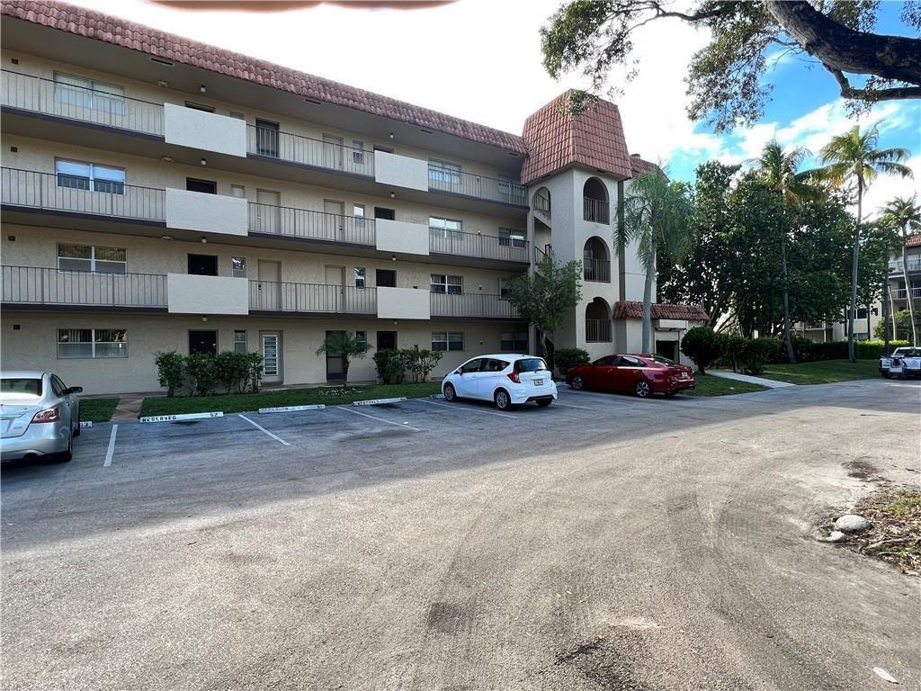 6300 S Falls Circle Drive 412, Lauderhill, FL 33319, Lauderhill - Photo 2