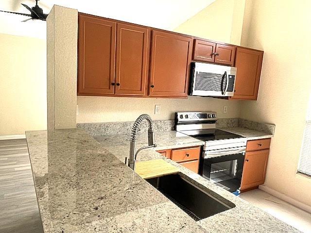 817 E Palm Run Drive, North Lauderdale, FL 33068, North Lauderdale - Photo 3