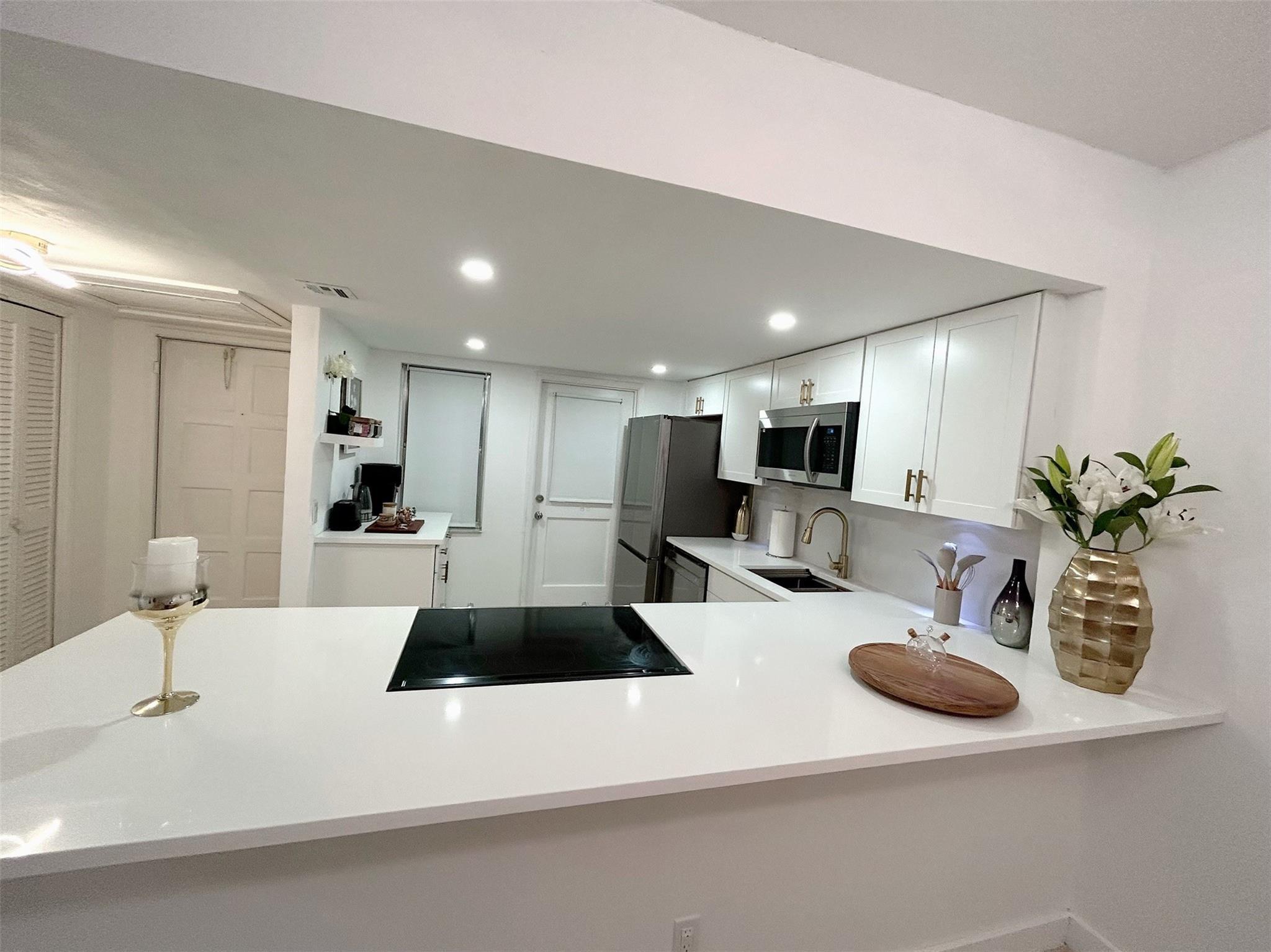 3000 N Palm Aire Drive 103, Pompano Beach, FL 33069, Pompano Beach - Photo 3