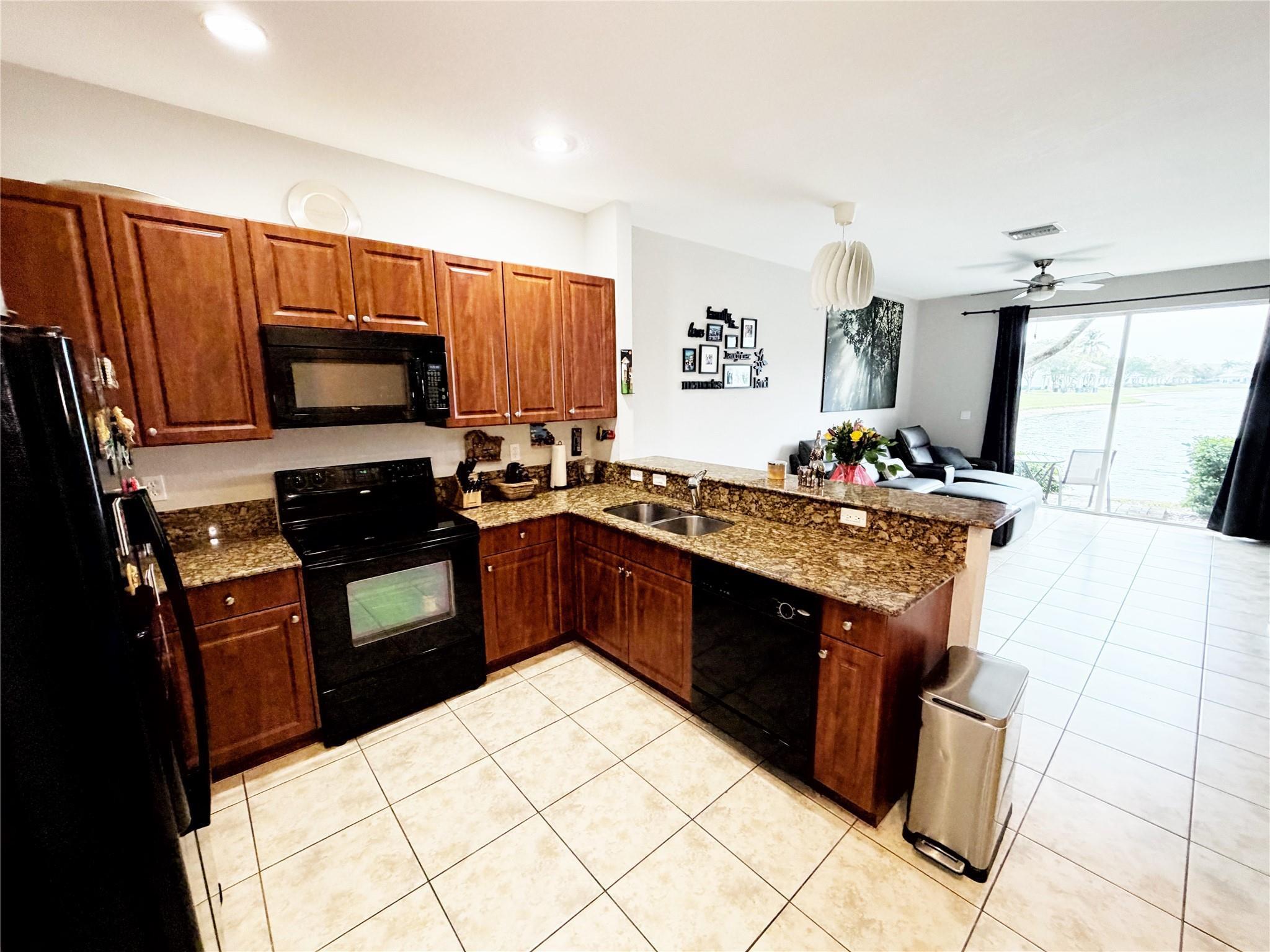 1421 NW 34th Way 1421, Lauderhill, FL 33311, Lauderhill - Photo 4
