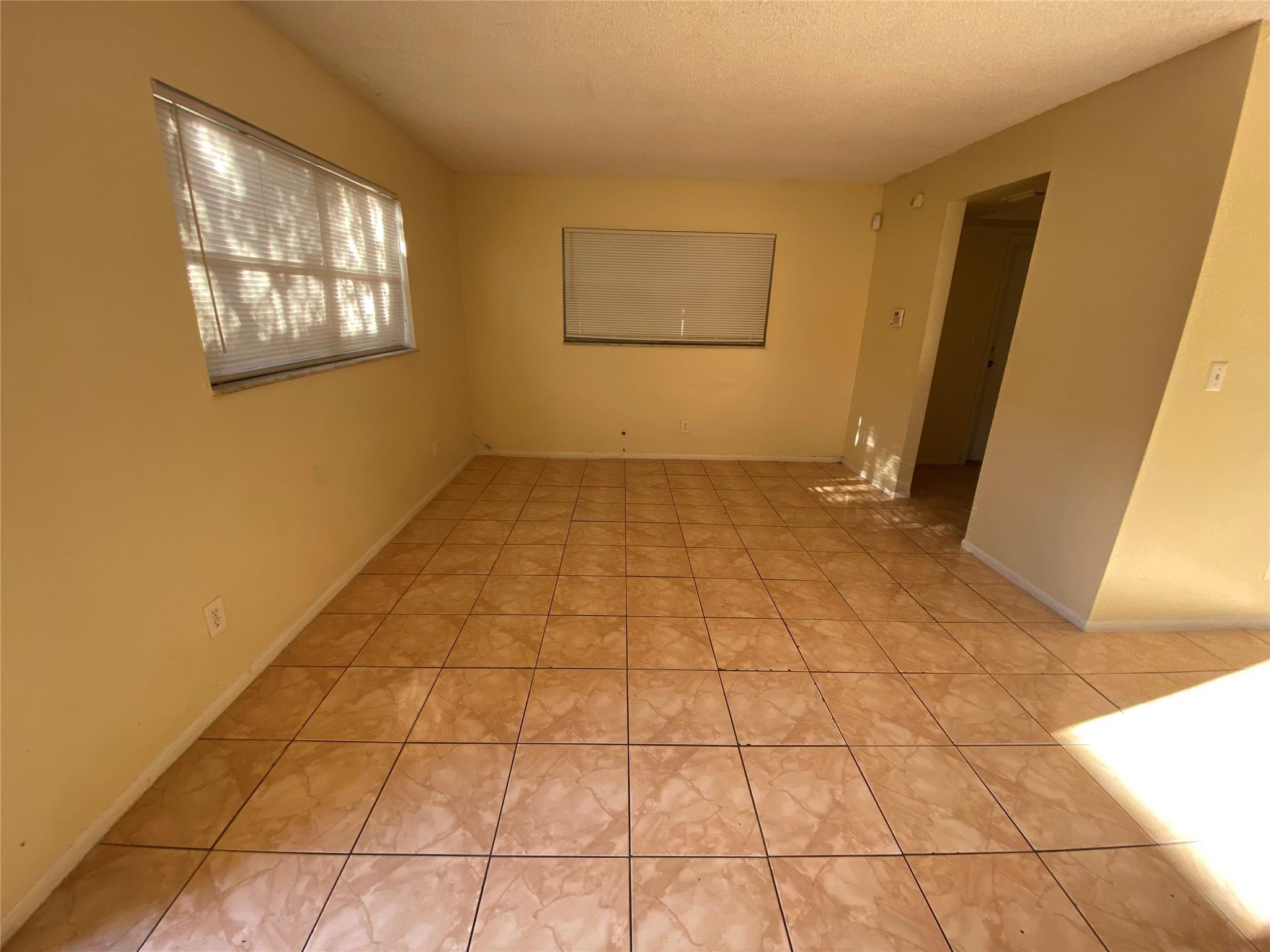 7625 SW 10th Street, North Lauderdale, FL 33068, North Lauderdale - Photo 5