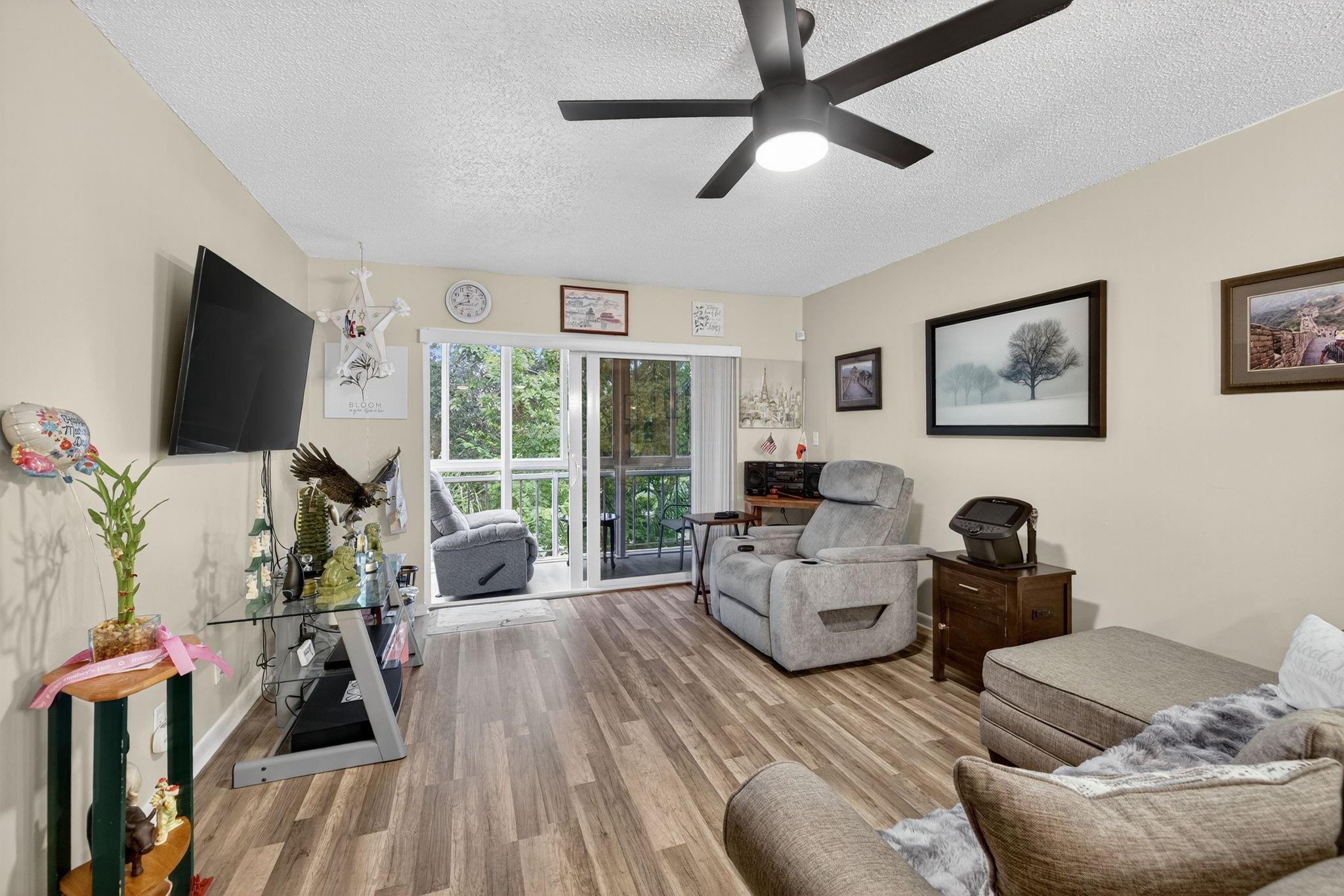 8400 Lagos De Campo Boulevard 303, Tamarac, FL 33321, Tamarac - Photo 4