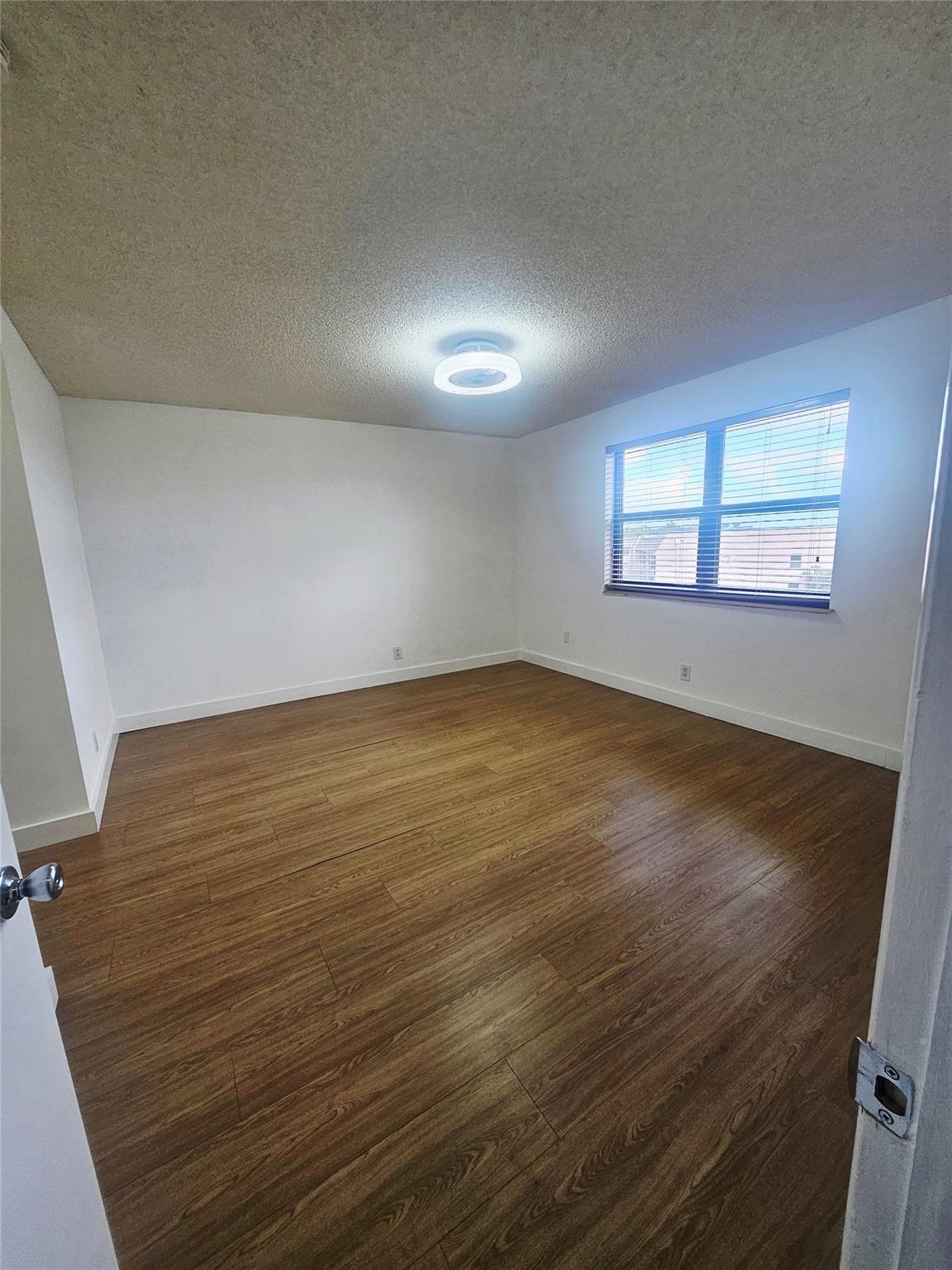 10433 Sunrise Lakes Boulevard 406, Sunrise, FL 33322, Sunrise - Photo 4