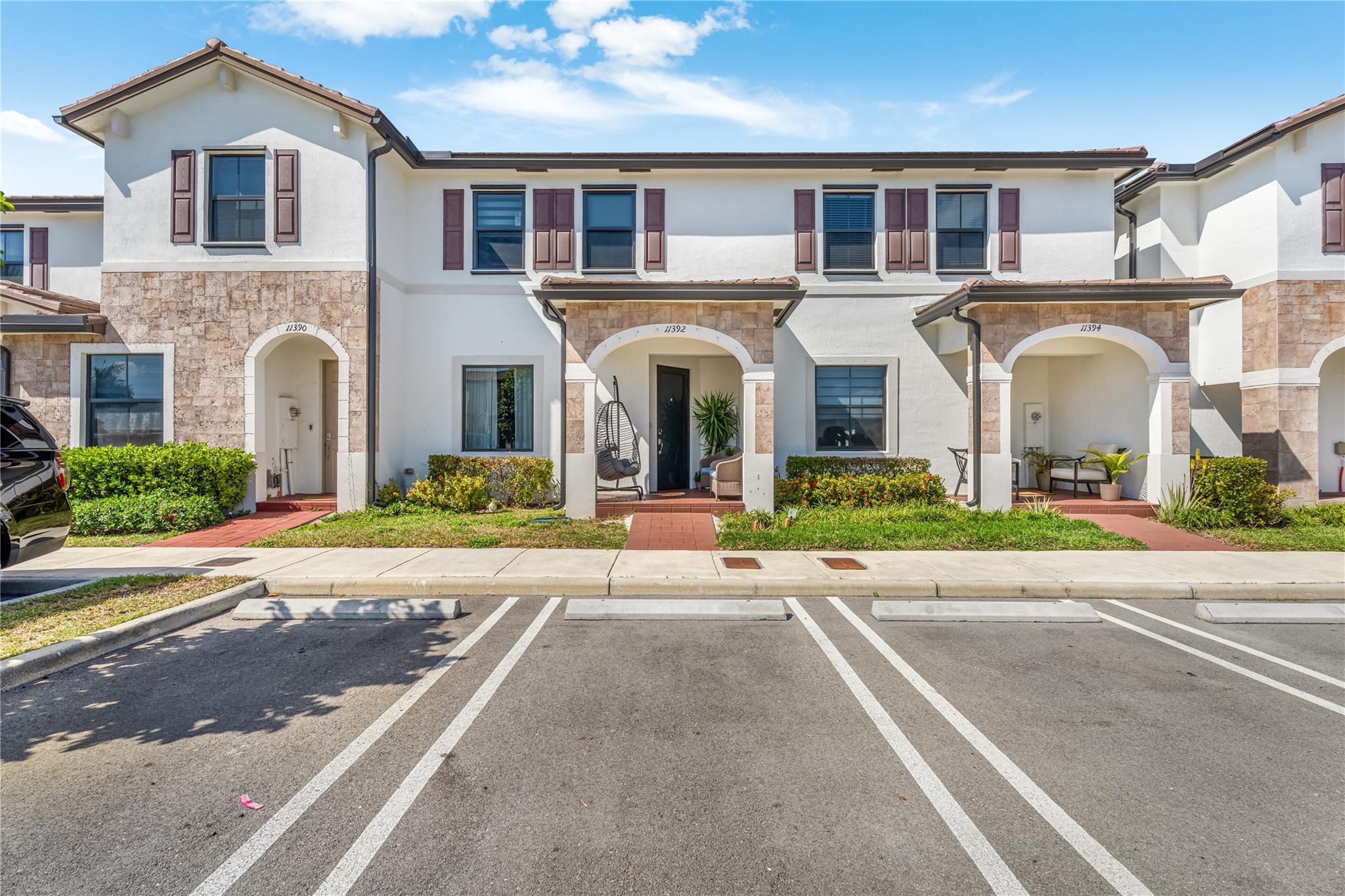 11392 W 34th Way, Hialeah, FL 33018, Hialeah - Photo 2