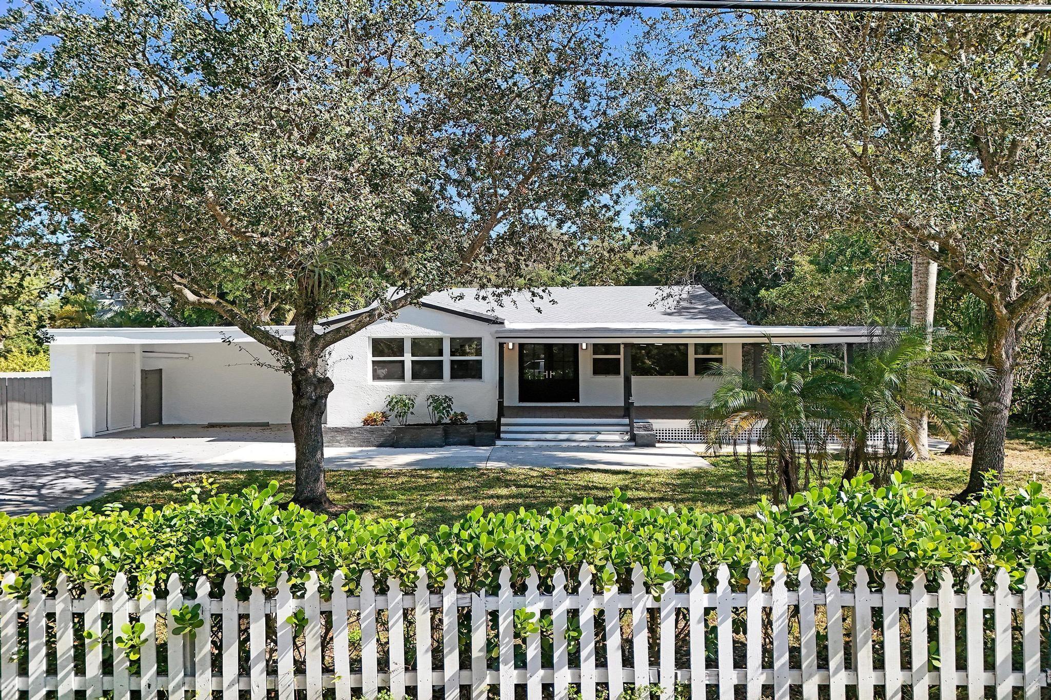 216 Bayberry Drive, Plantation, FL 33317, Plantation - Photo 3