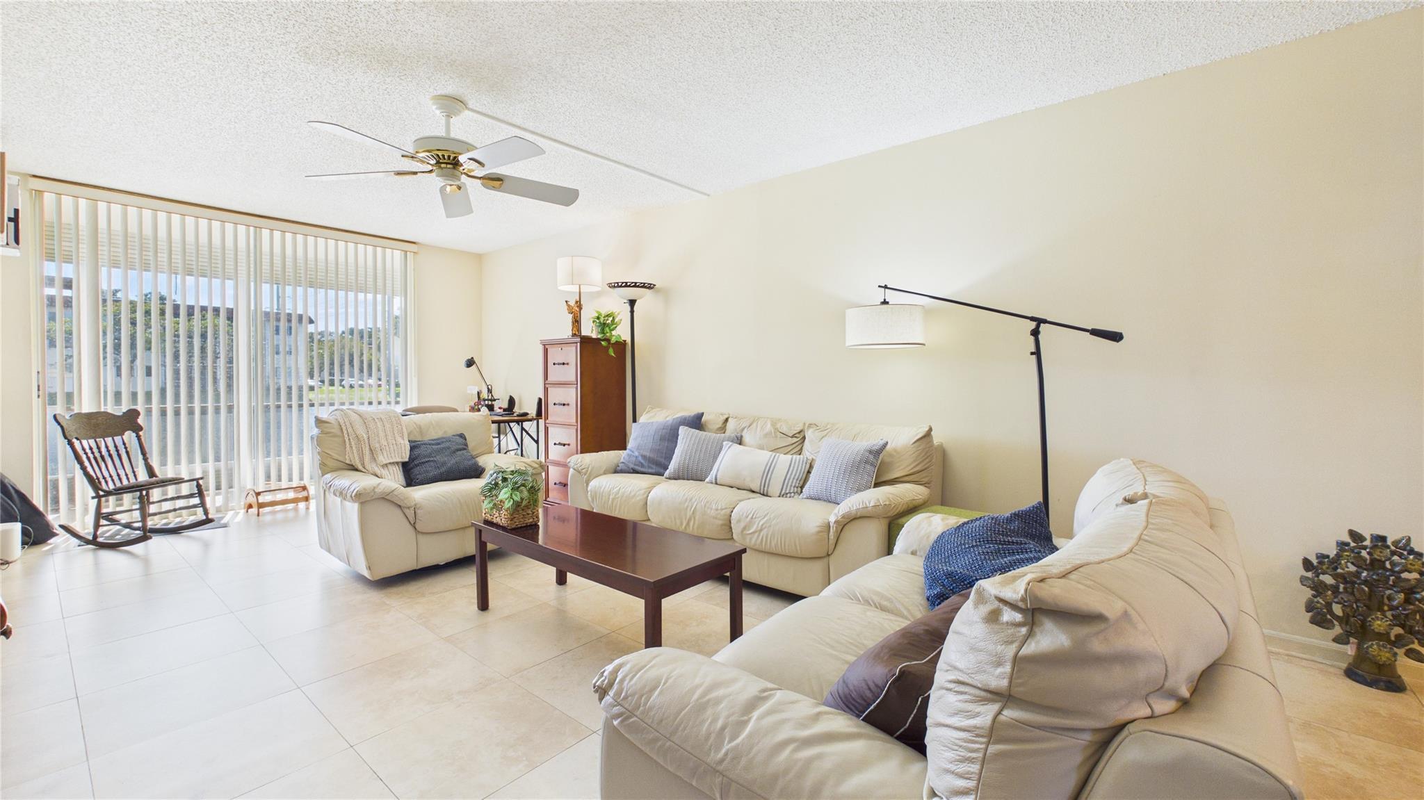 381 S Hollybrook Drive 106, Pembroke Pines, FL 33025, Pembroke Pines - Photo 3