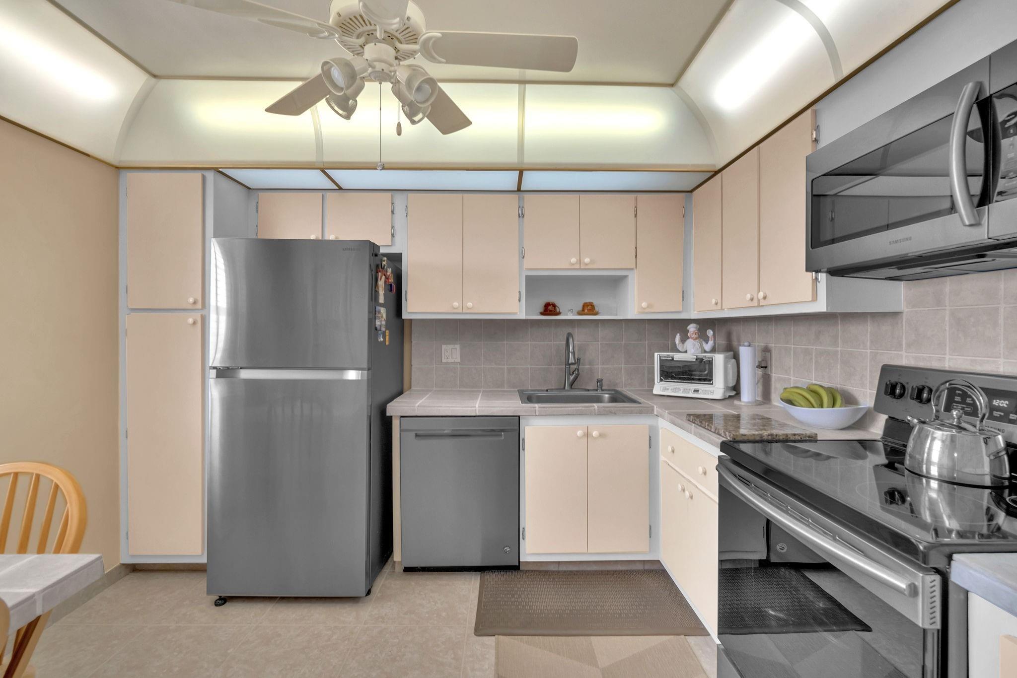 605 Oaks Drive 907, Pompano Beach, FL 33069, Pompano Beach - Photo 3