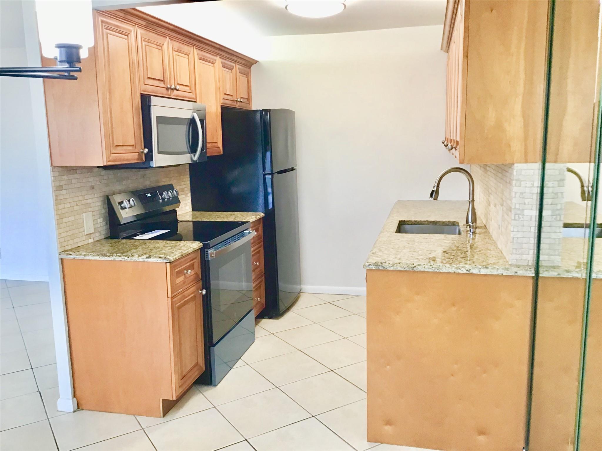 2035 Exeter B 2035, Boca Raton, FL 33434, Boca Raton - Photo 4